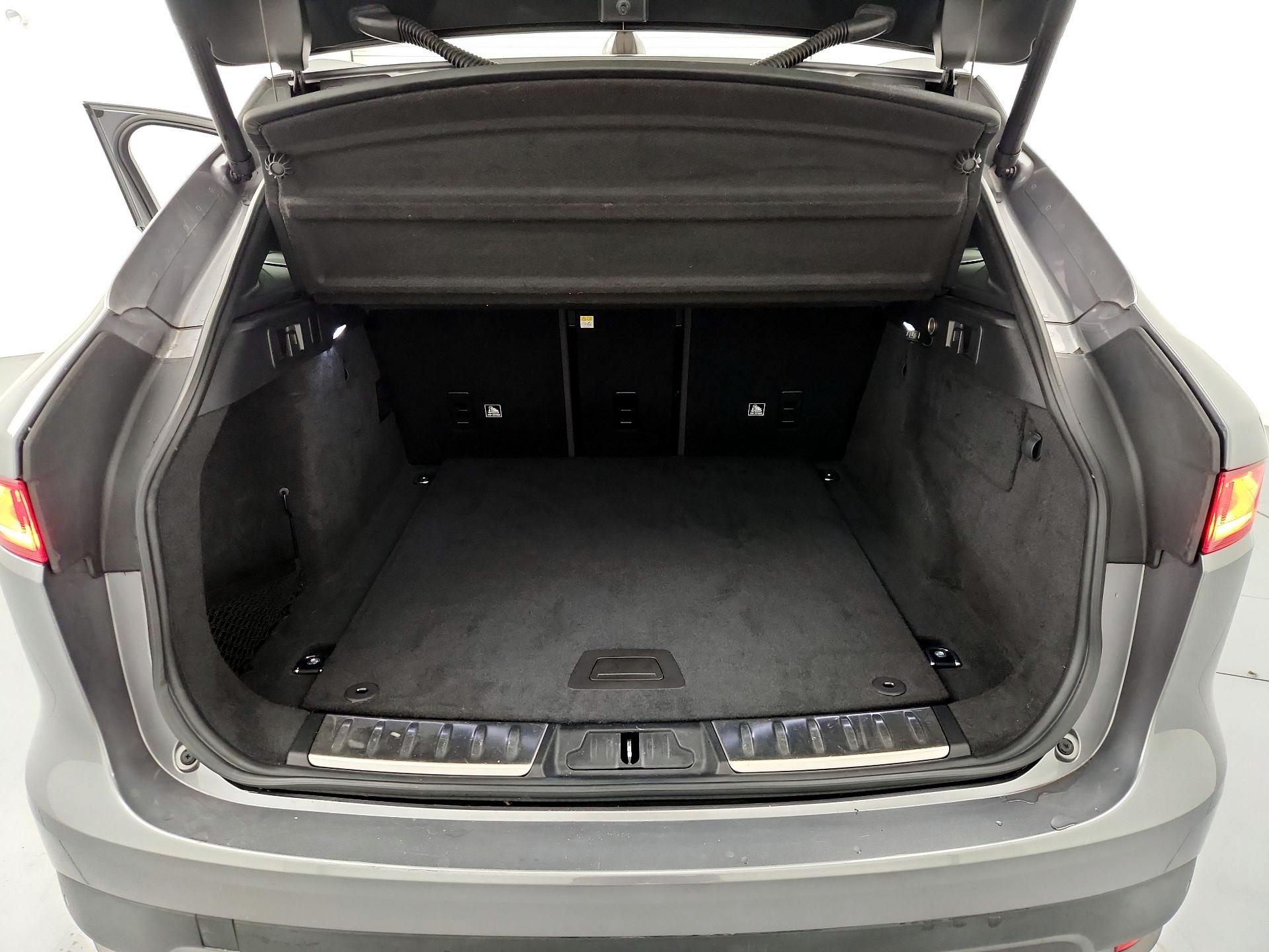 Thumbnail: 2020 Jaguar F-Pace - 20