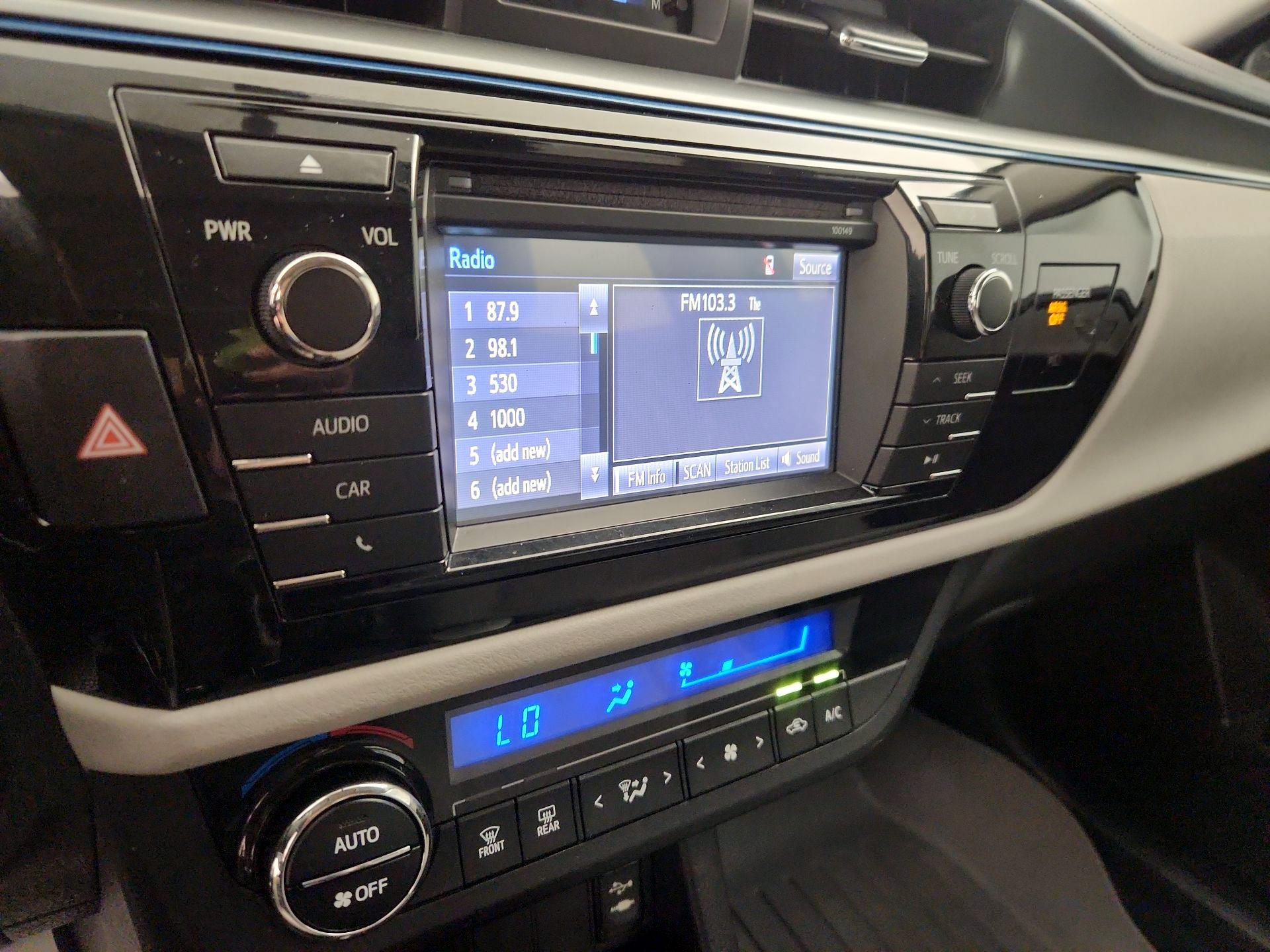 Thumbnail: 2015 Toyota Corolla - 15