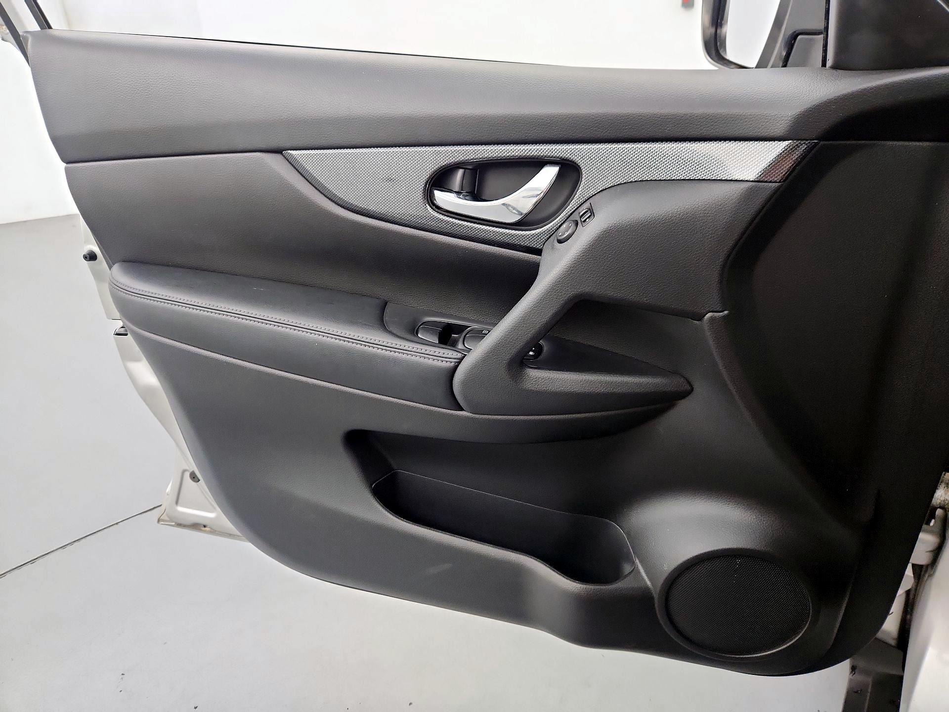 Thumbnail: 2014 Nissan Rogue - 12
