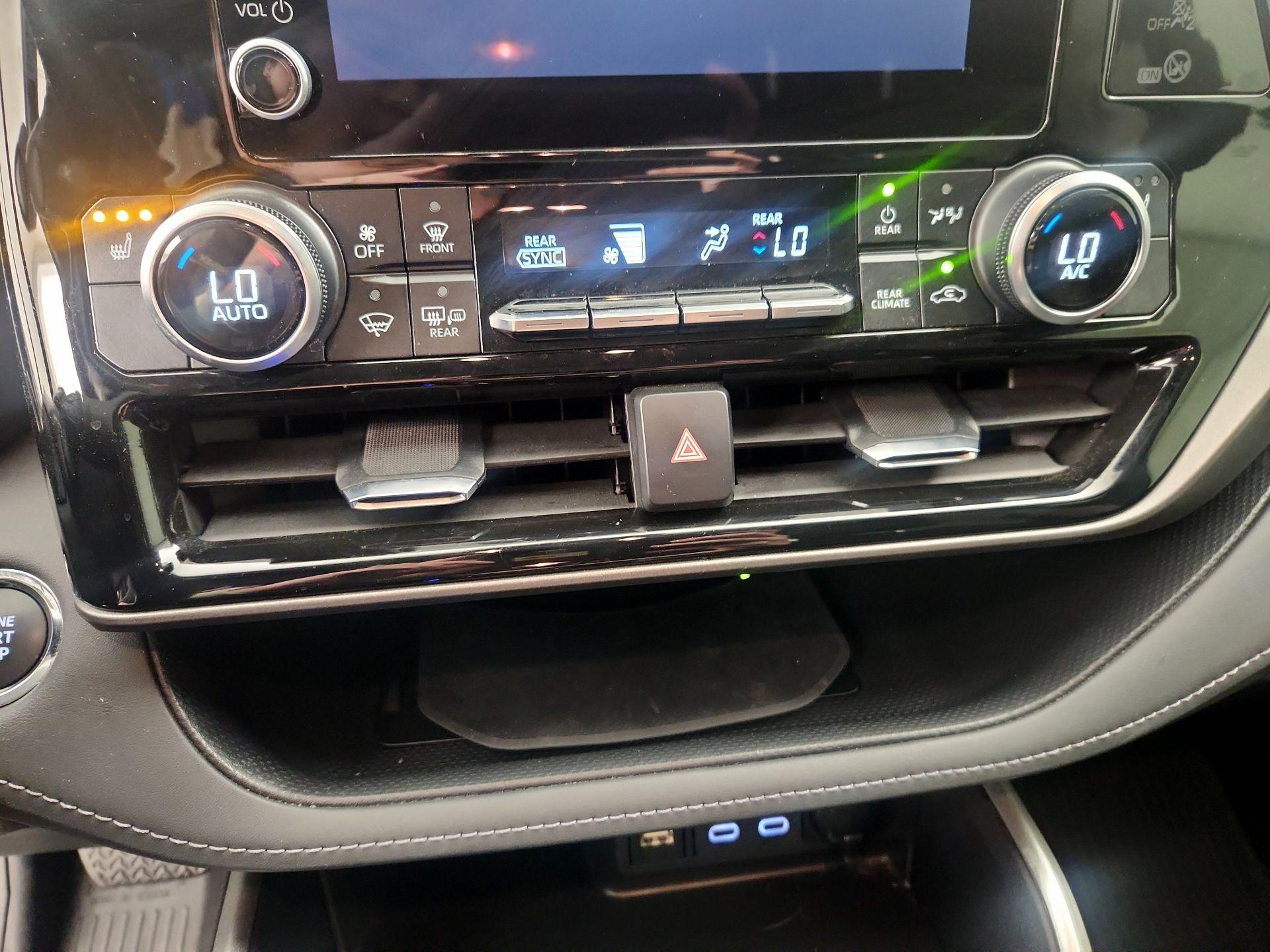 Thumbnail: 2023 Toyota Highlander - 16