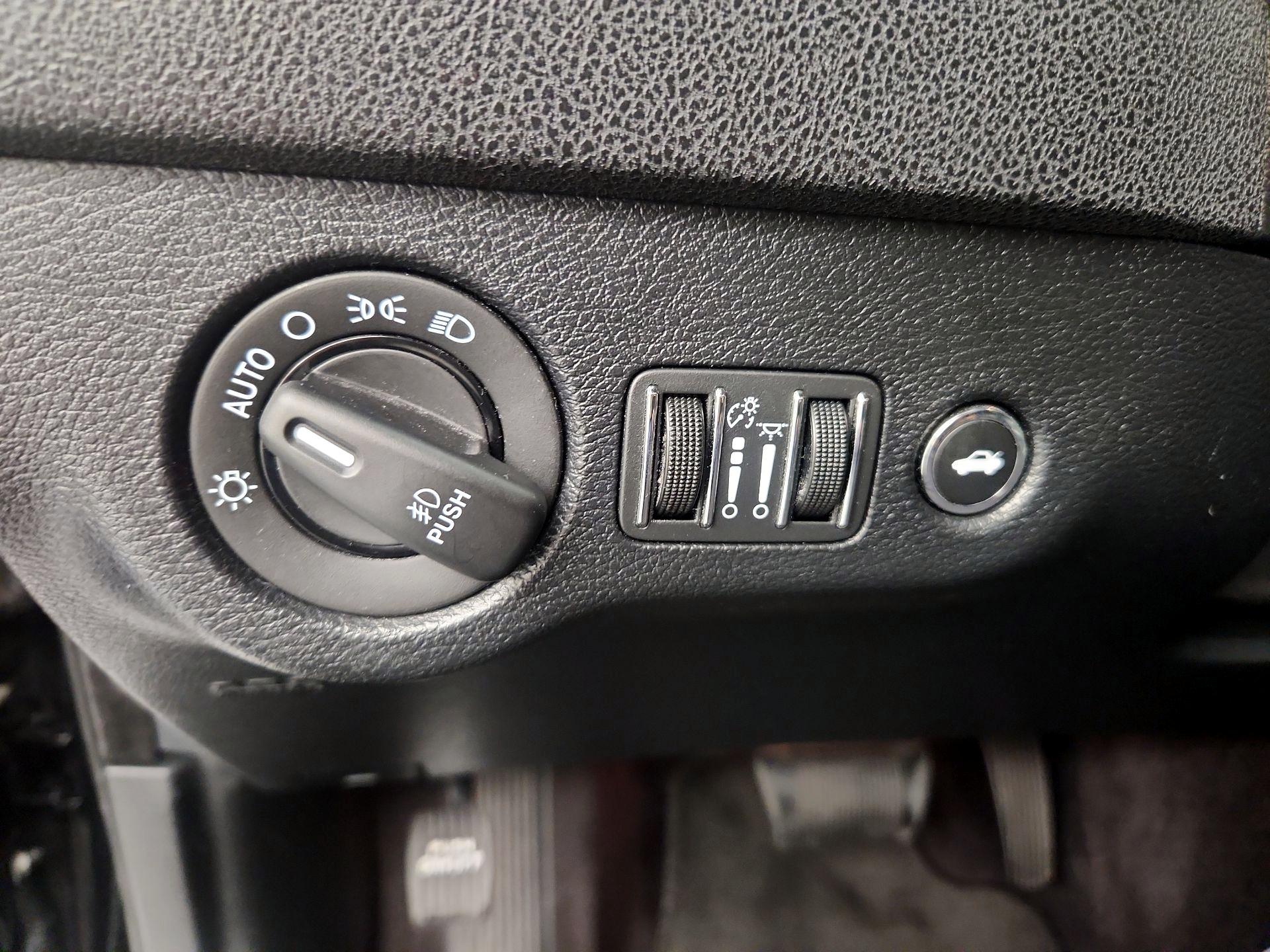 Thumbnail: 2017 Dodge Charger - 13