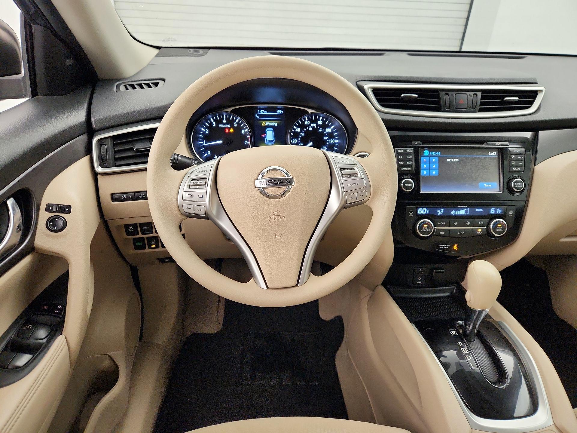 Thumbnail: 2015 Nissan Rogue - 10