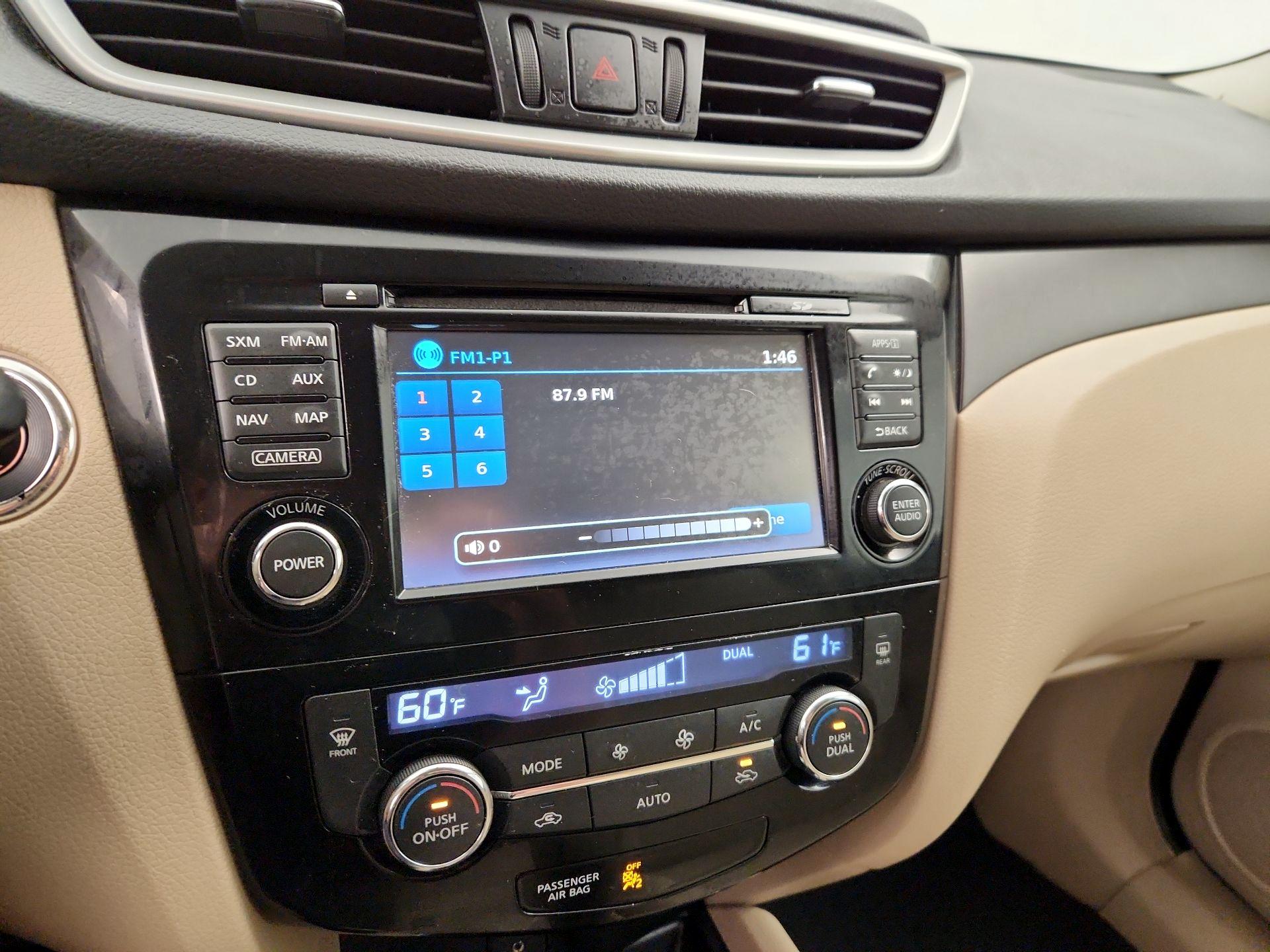 Thumbnail: 2015 Nissan Rogue - 15