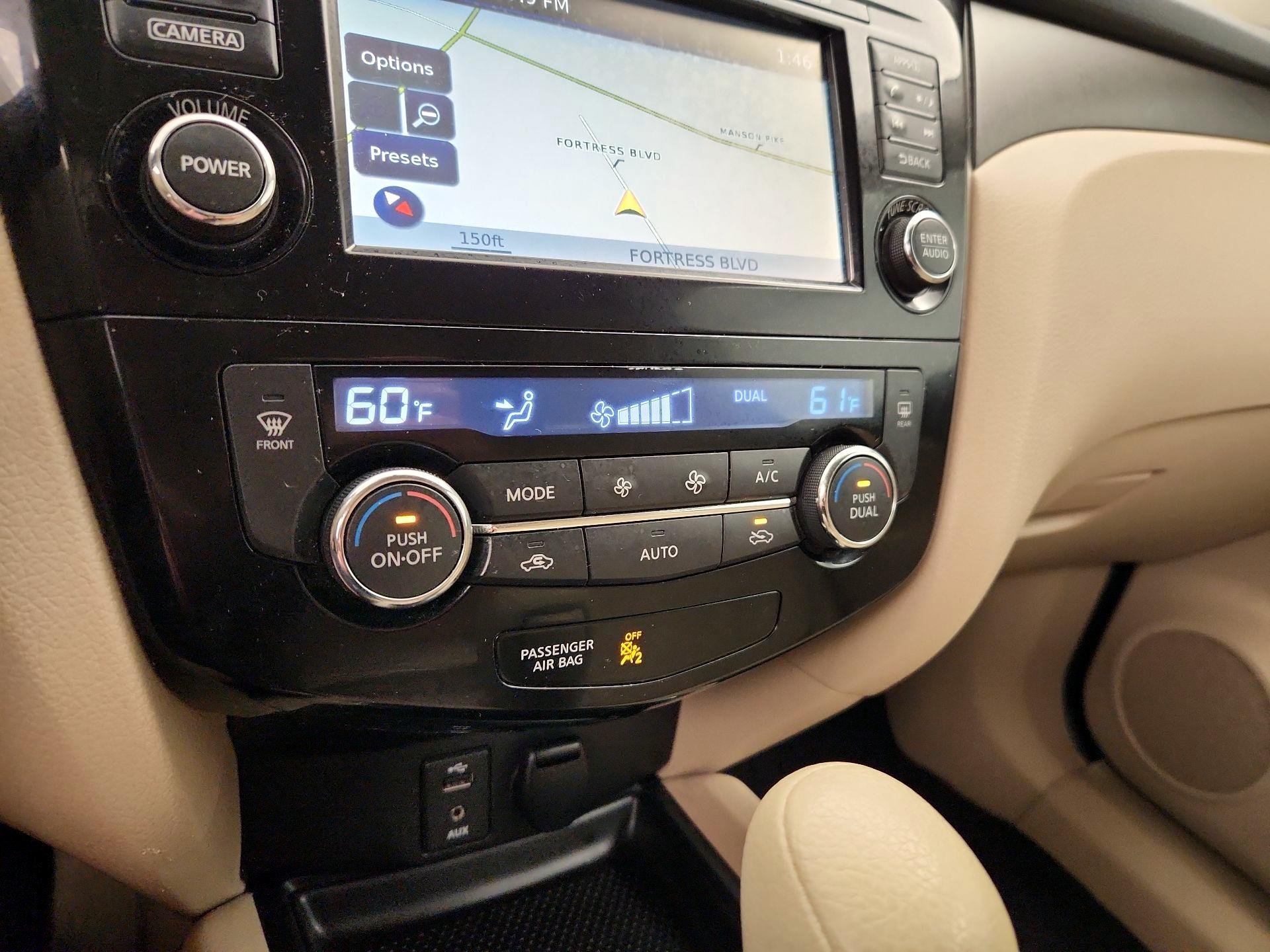 Thumbnail: 2015 Nissan Rogue - 16