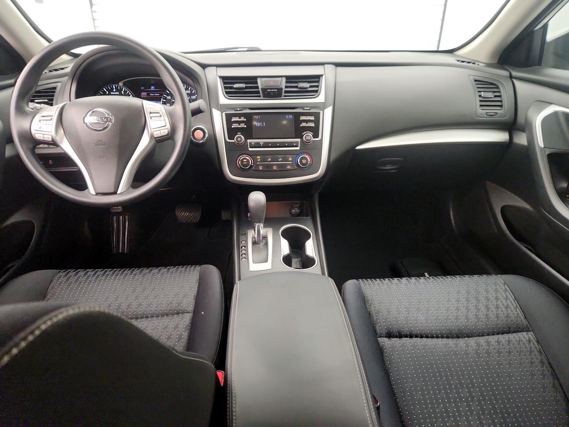 Thumbnail: 2016 Nissan Altima - 9