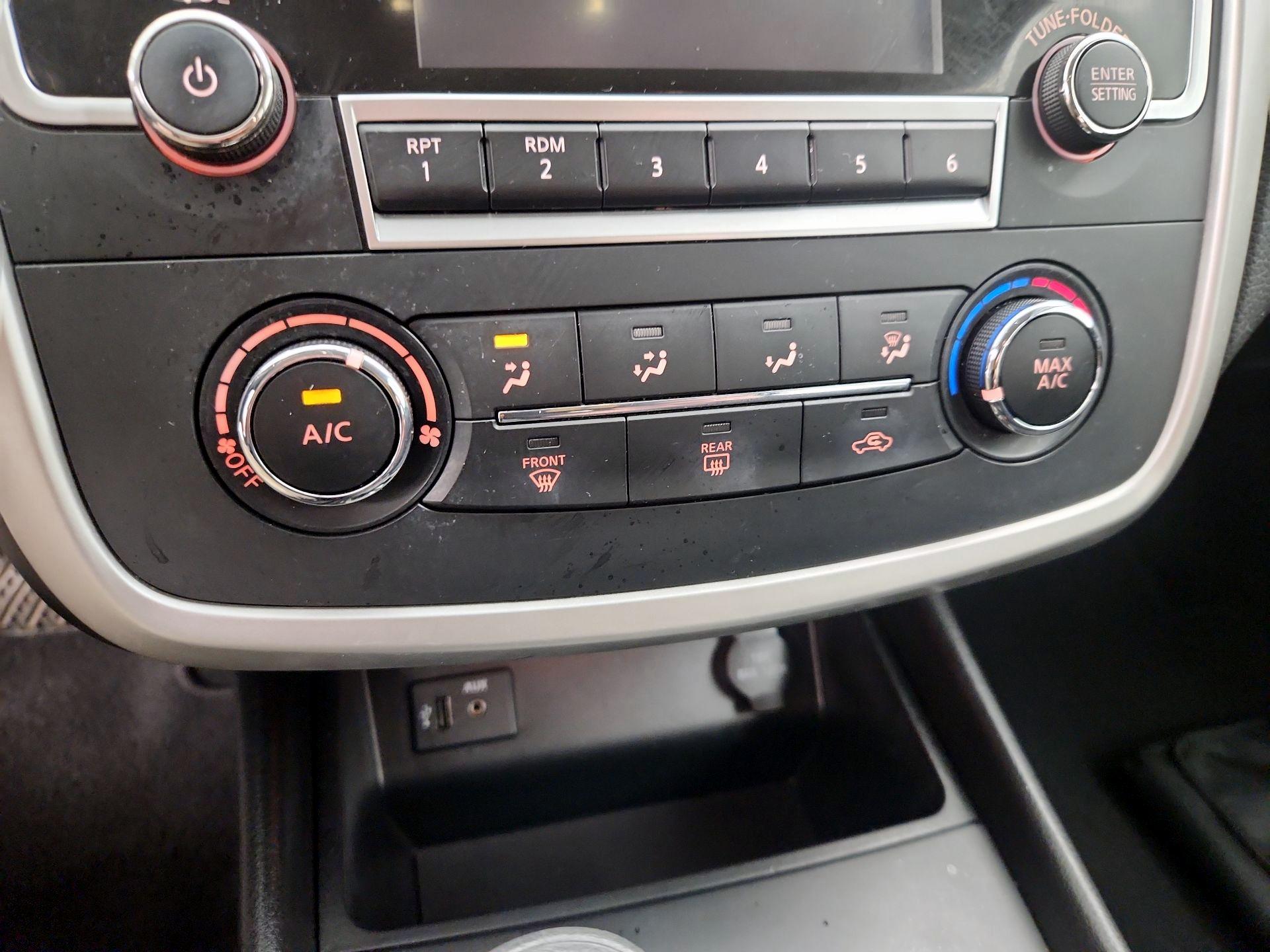 Thumbnail: 2016 Nissan Altima - 16