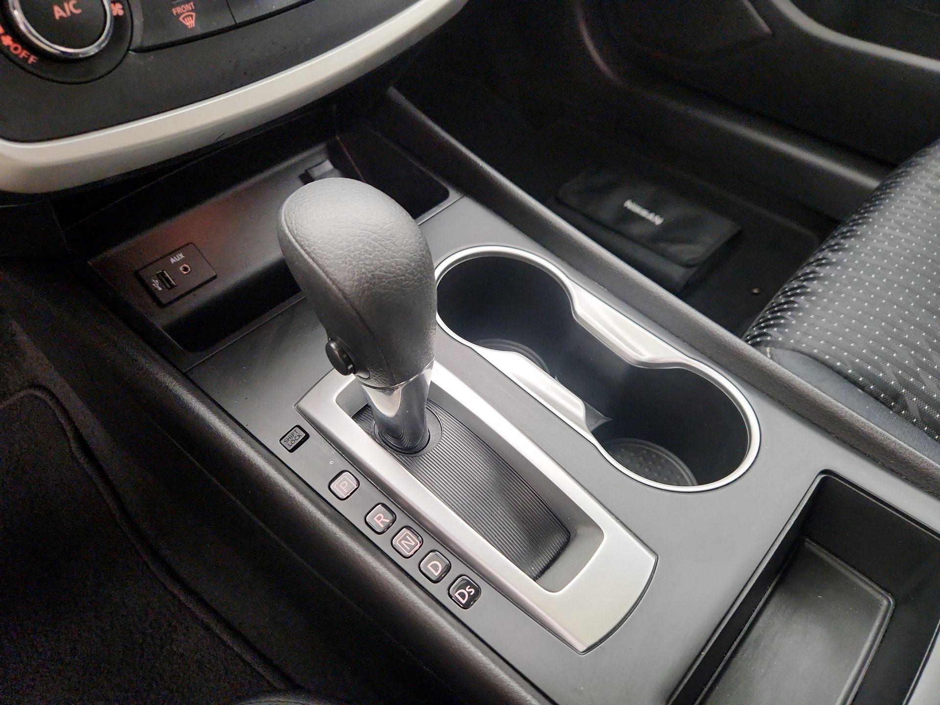 Thumbnail: 2016 Nissan Altima - 17