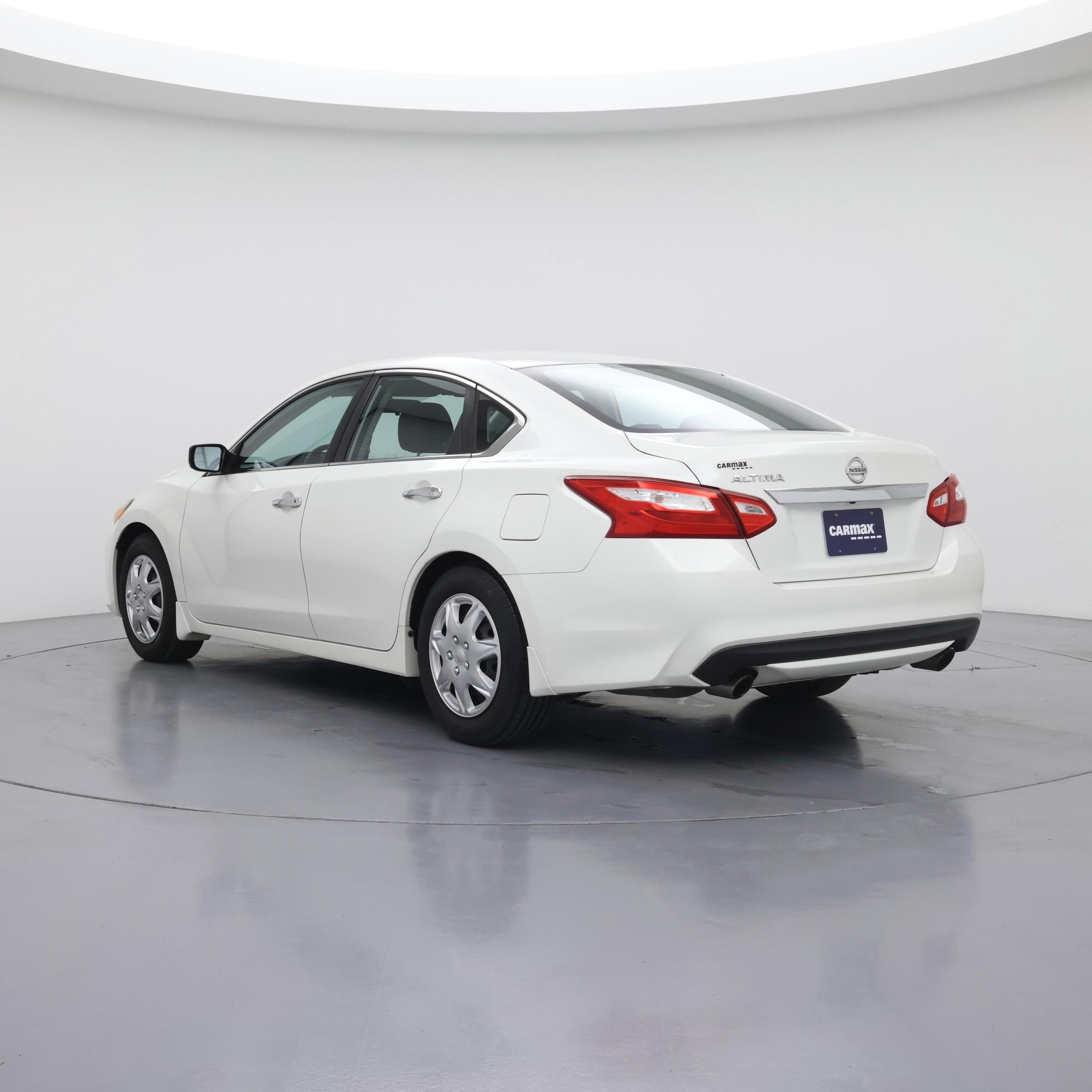 Thumbnail: 2016 Nissan Altima - 2
