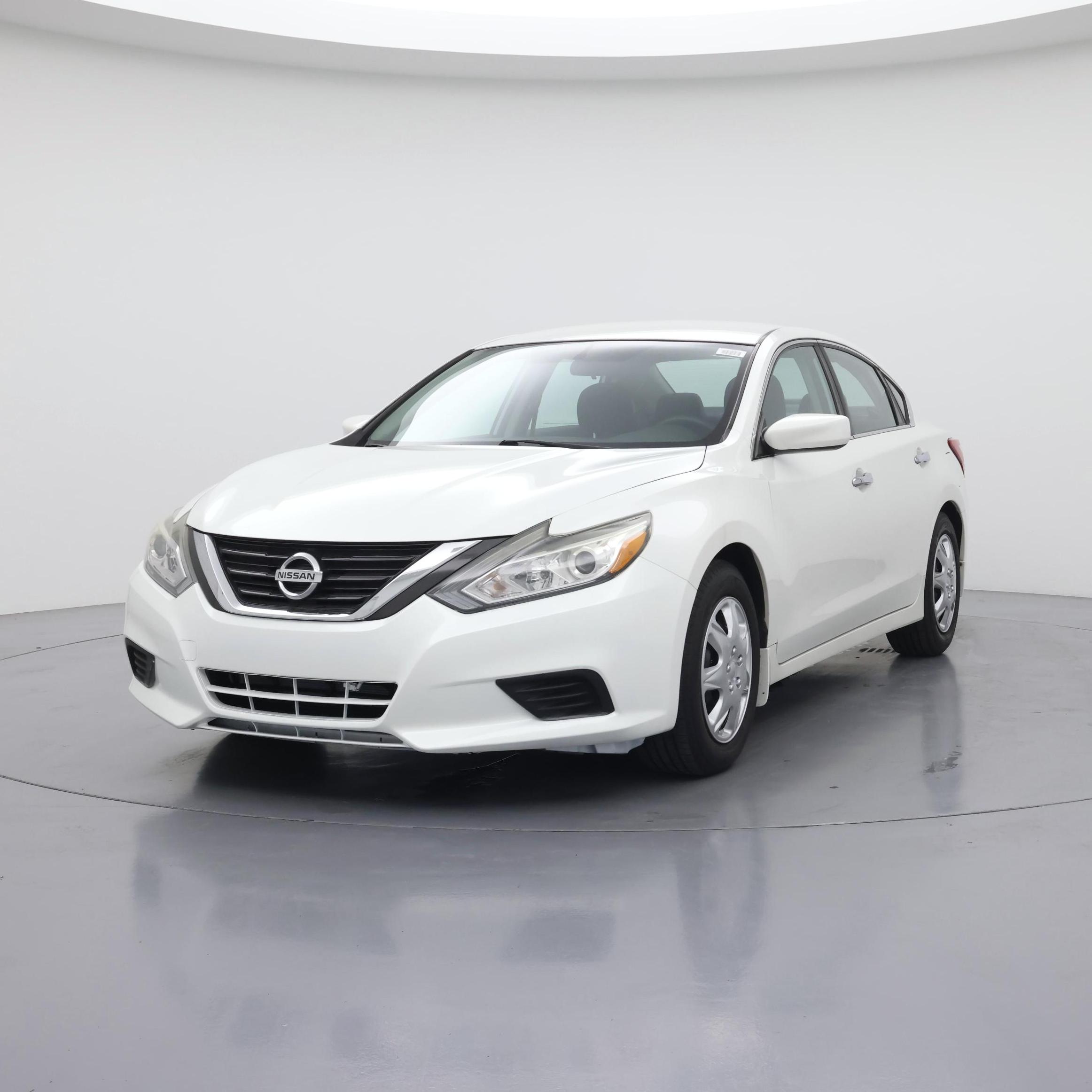 Thumbnail: 2016 Nissan Altima - 4