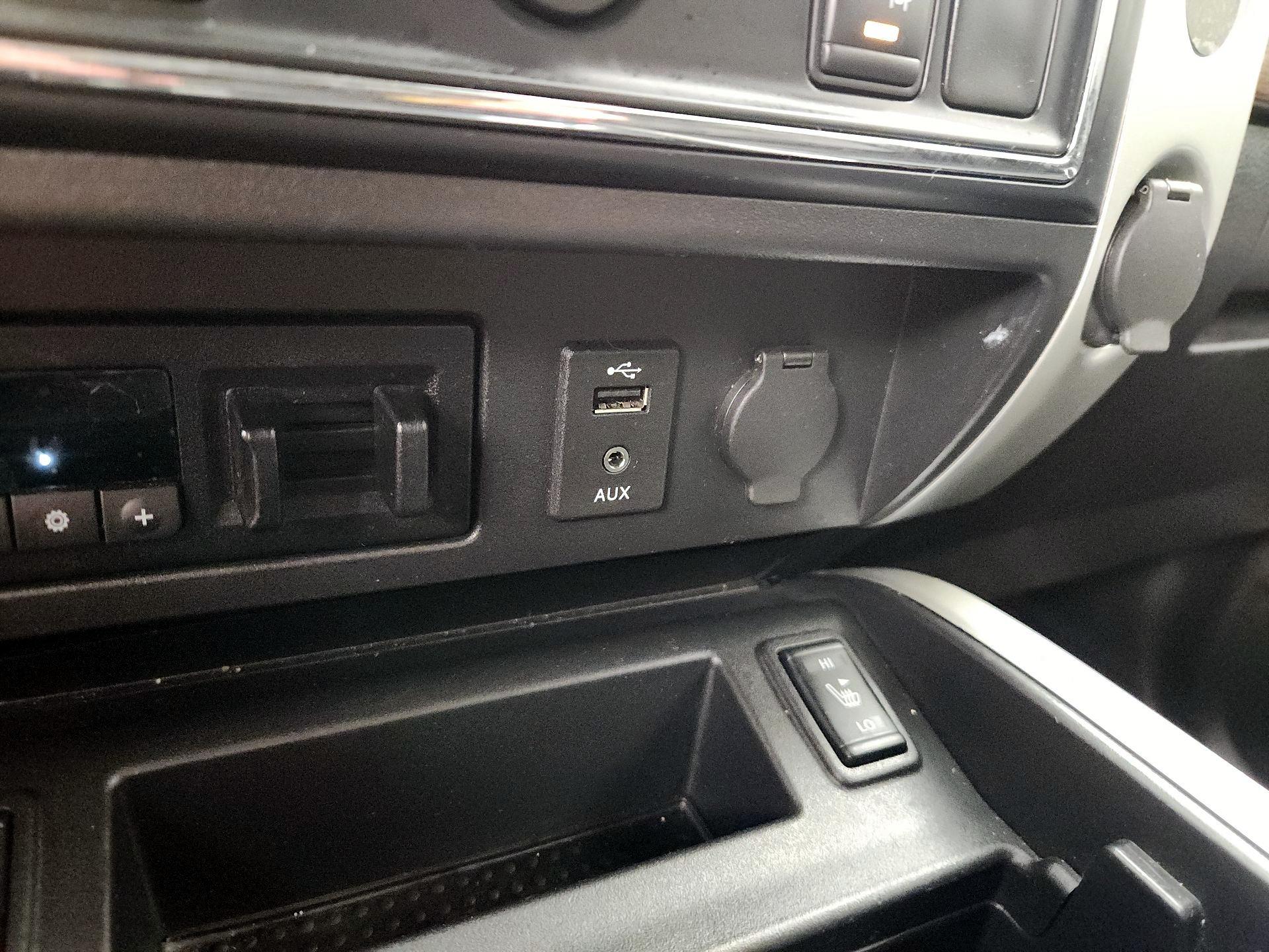 Thumbnail: 2018 Nissan Titan - 18