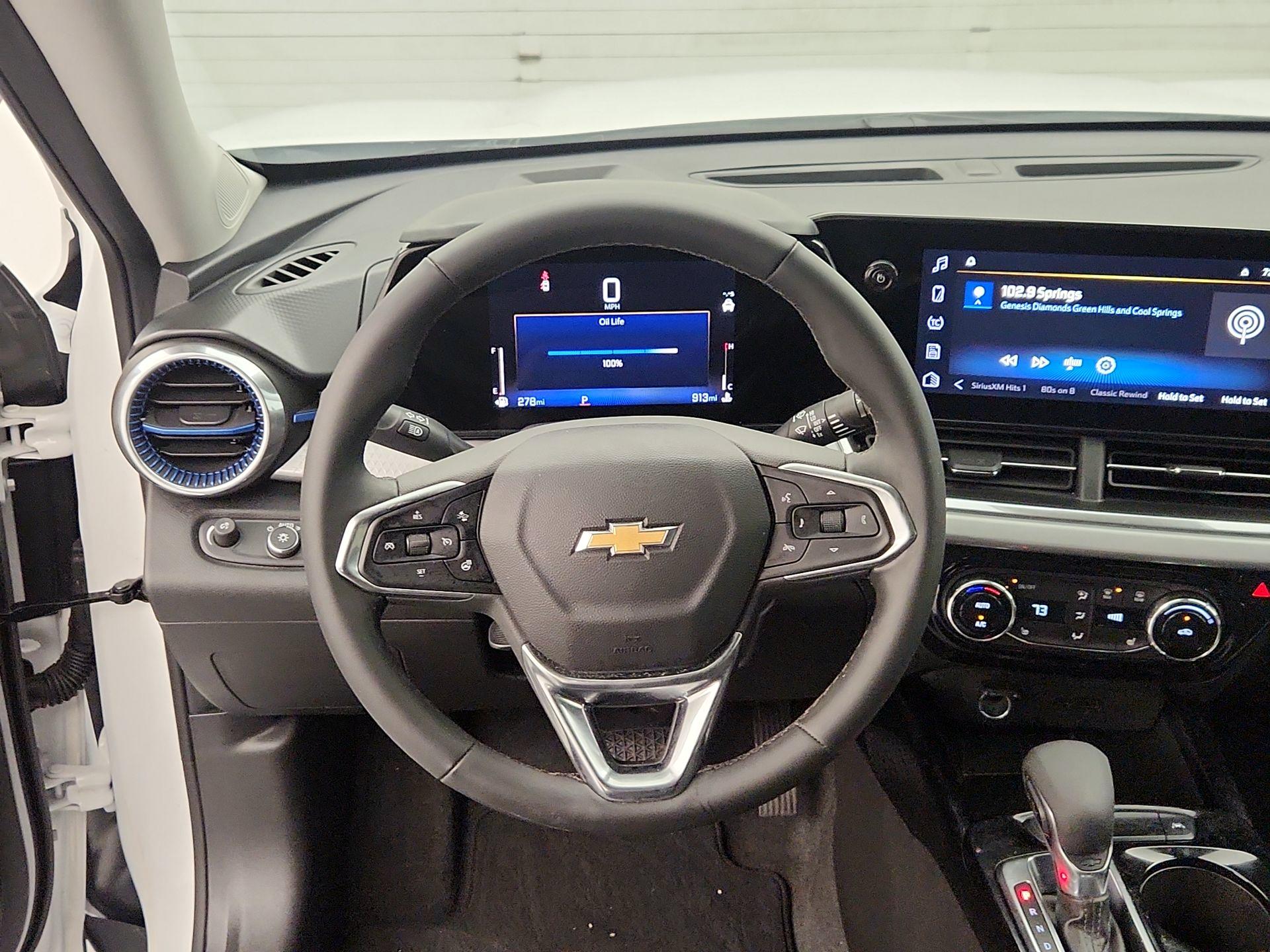 Thumbnail: 2025 Chevrolet Trax - 10