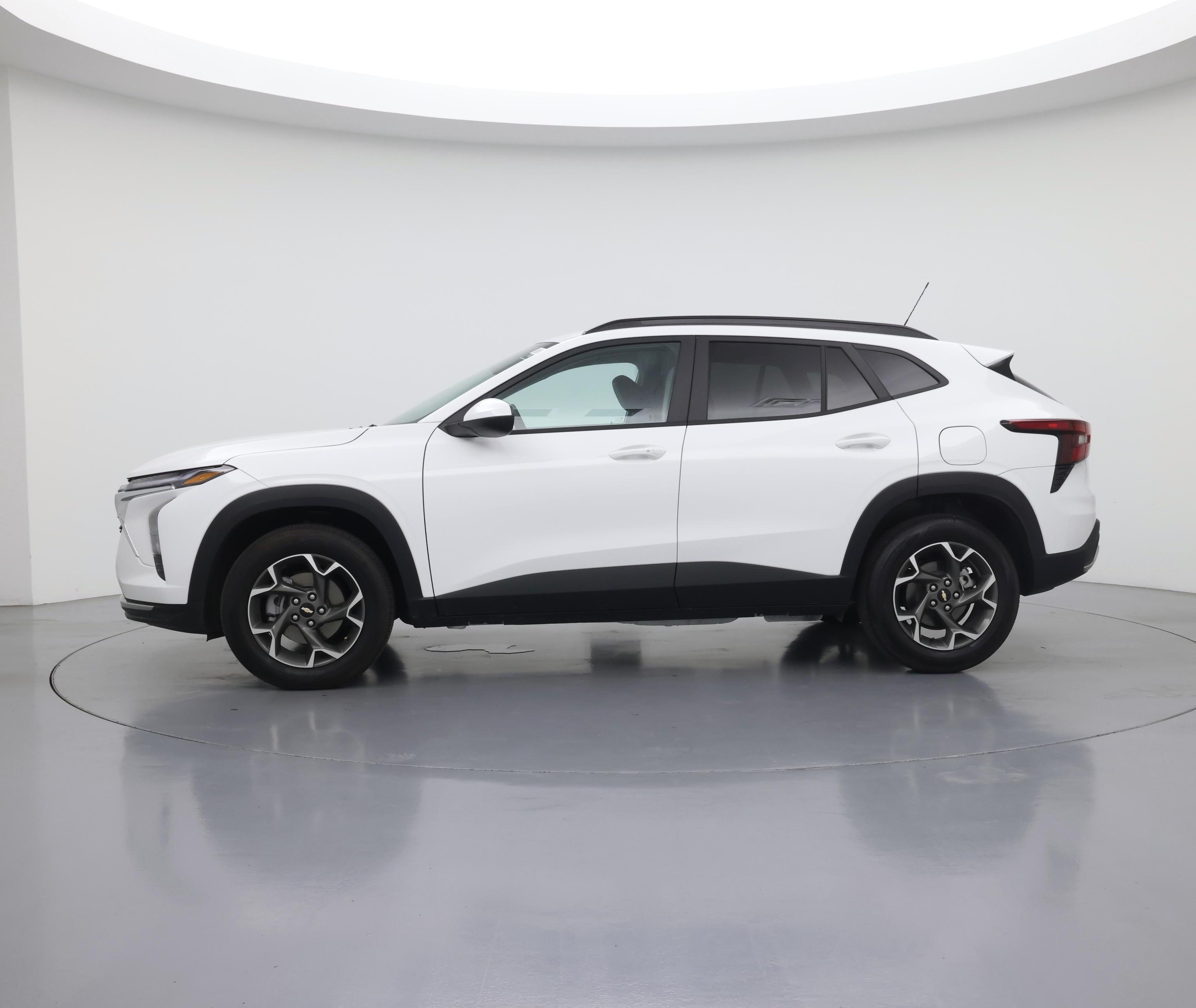 Thumbnail: 2025 Chevrolet Trax - 3