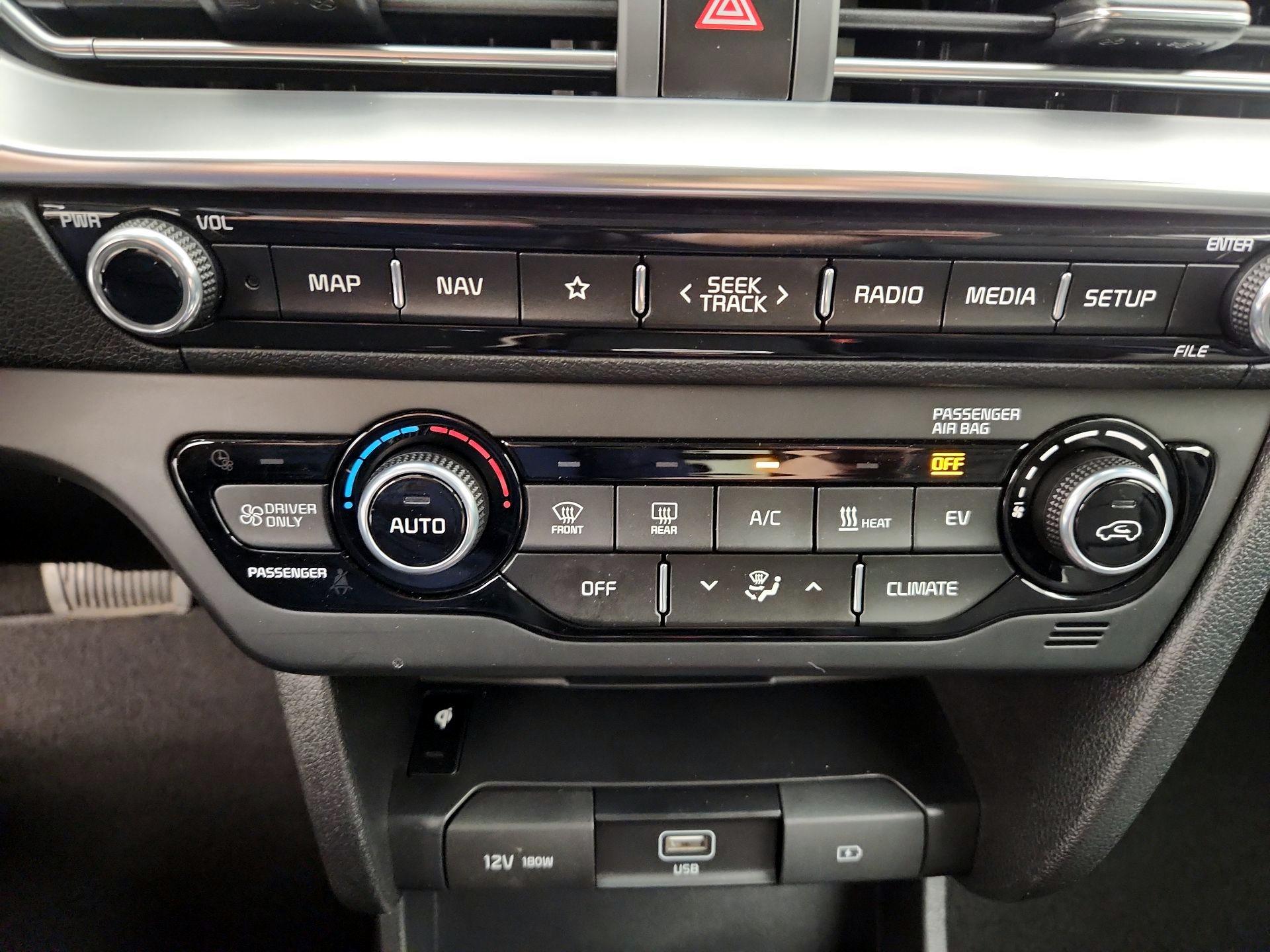 Thumbnail: 2020 Kia Niro - 16