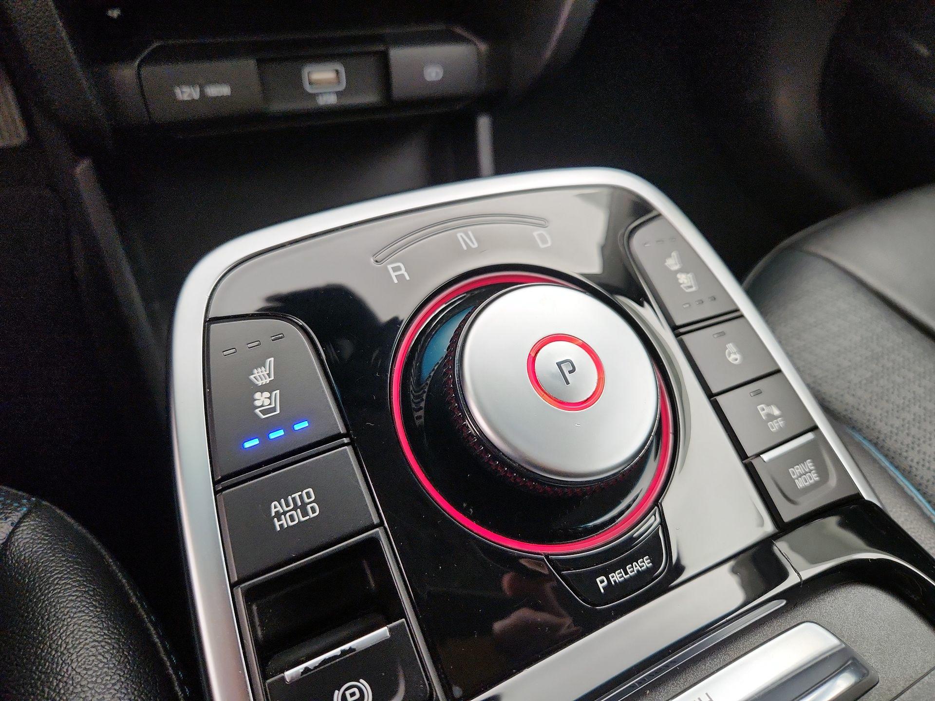 Thumbnail: 2020 Kia Niro - 17