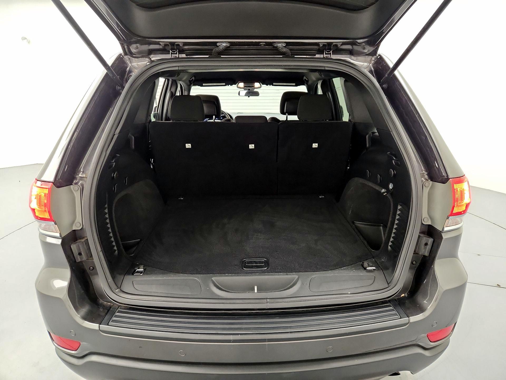 Thumbnail: 2018 Jeep Grand Cherokee - 20
