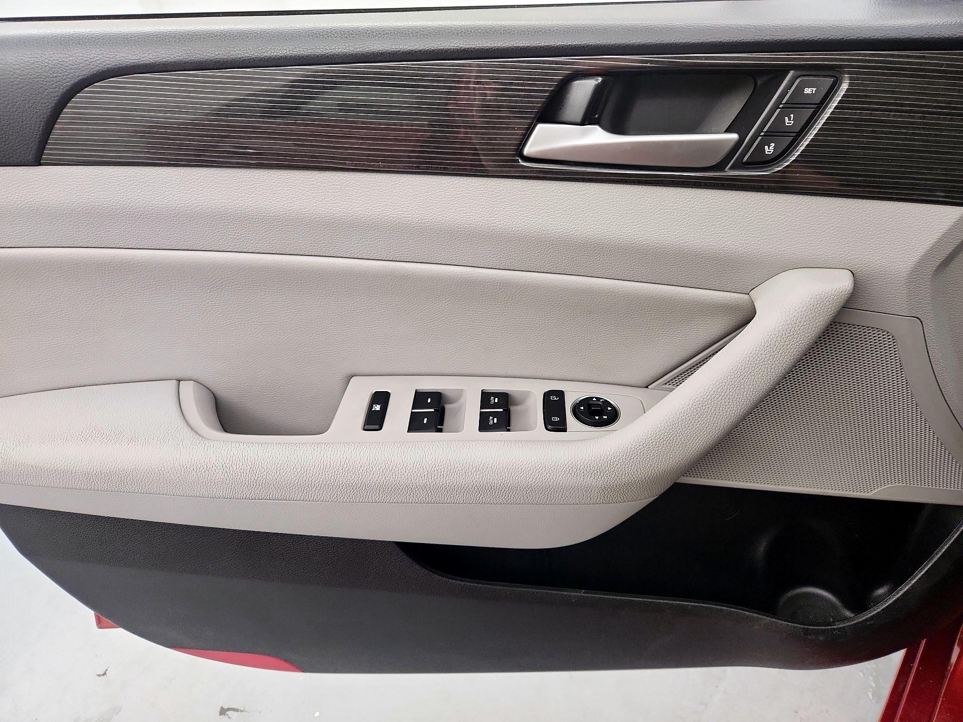 Thumbnail: 2019 Hyundai Sonata - 12