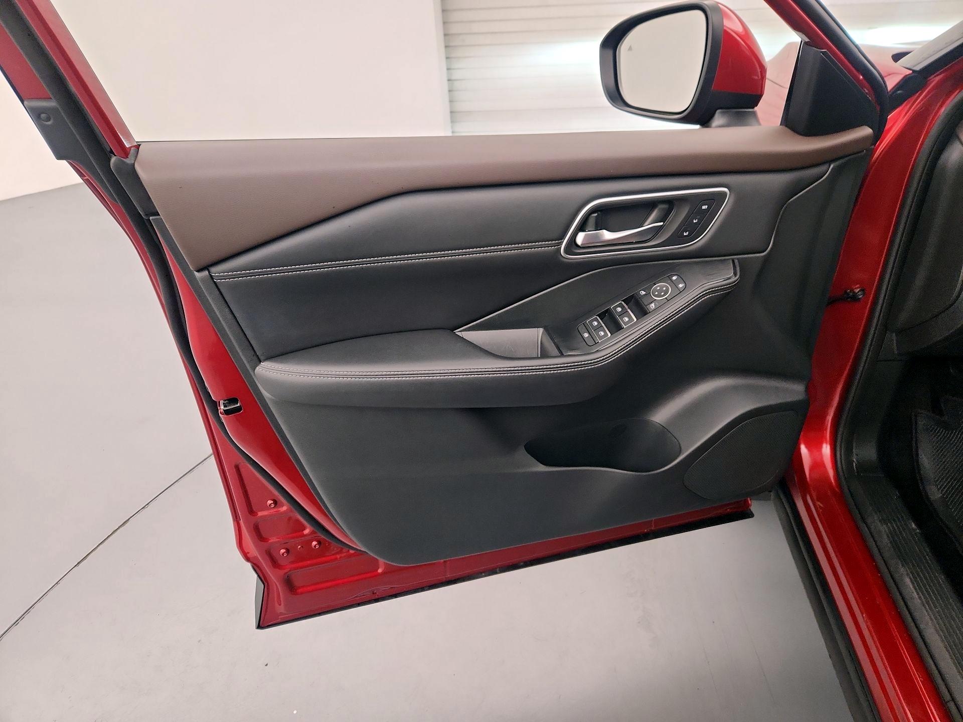 Thumbnail: 2021 Nissan Rogue - 12