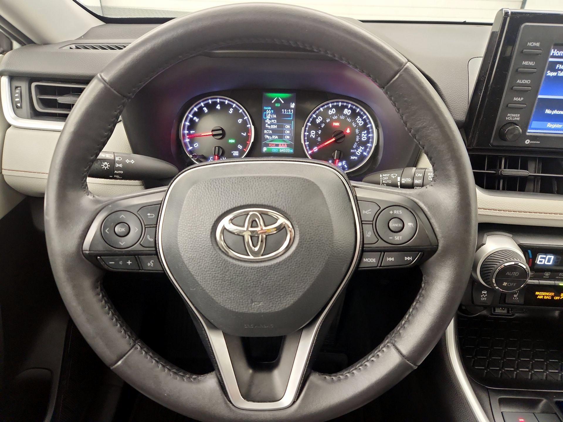 Thumbnail: 2022 Toyota RAV4 - 10