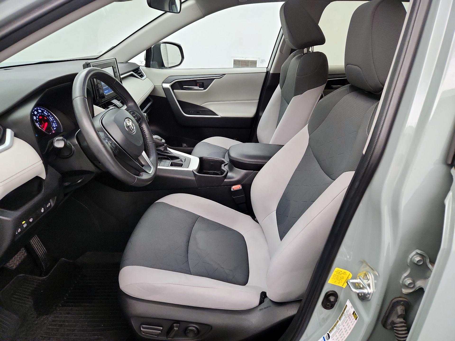 Thumbnail: 2022 Toyota RAV4 - 11