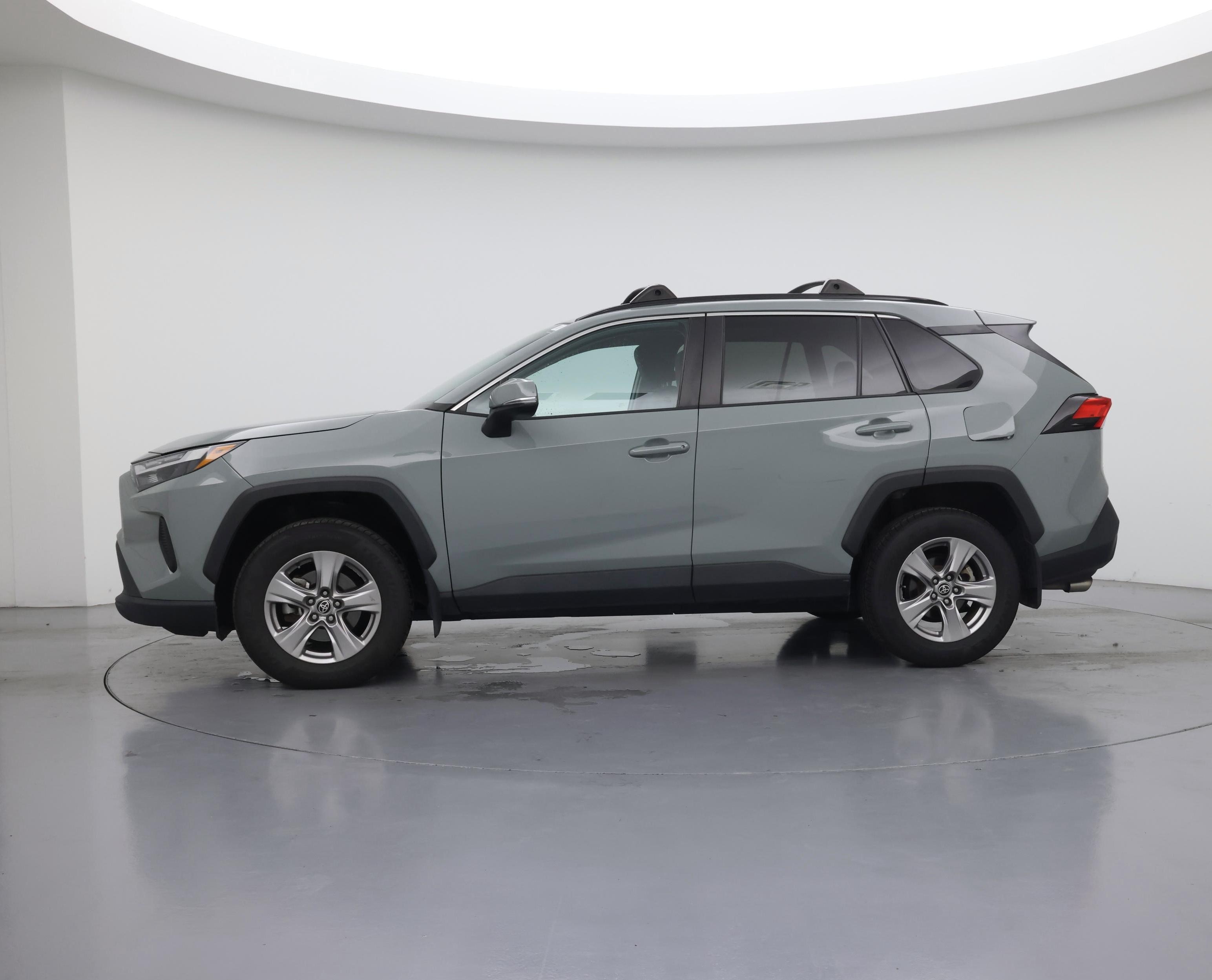 Thumbnail: 2022 Toyota RAV4 - 3