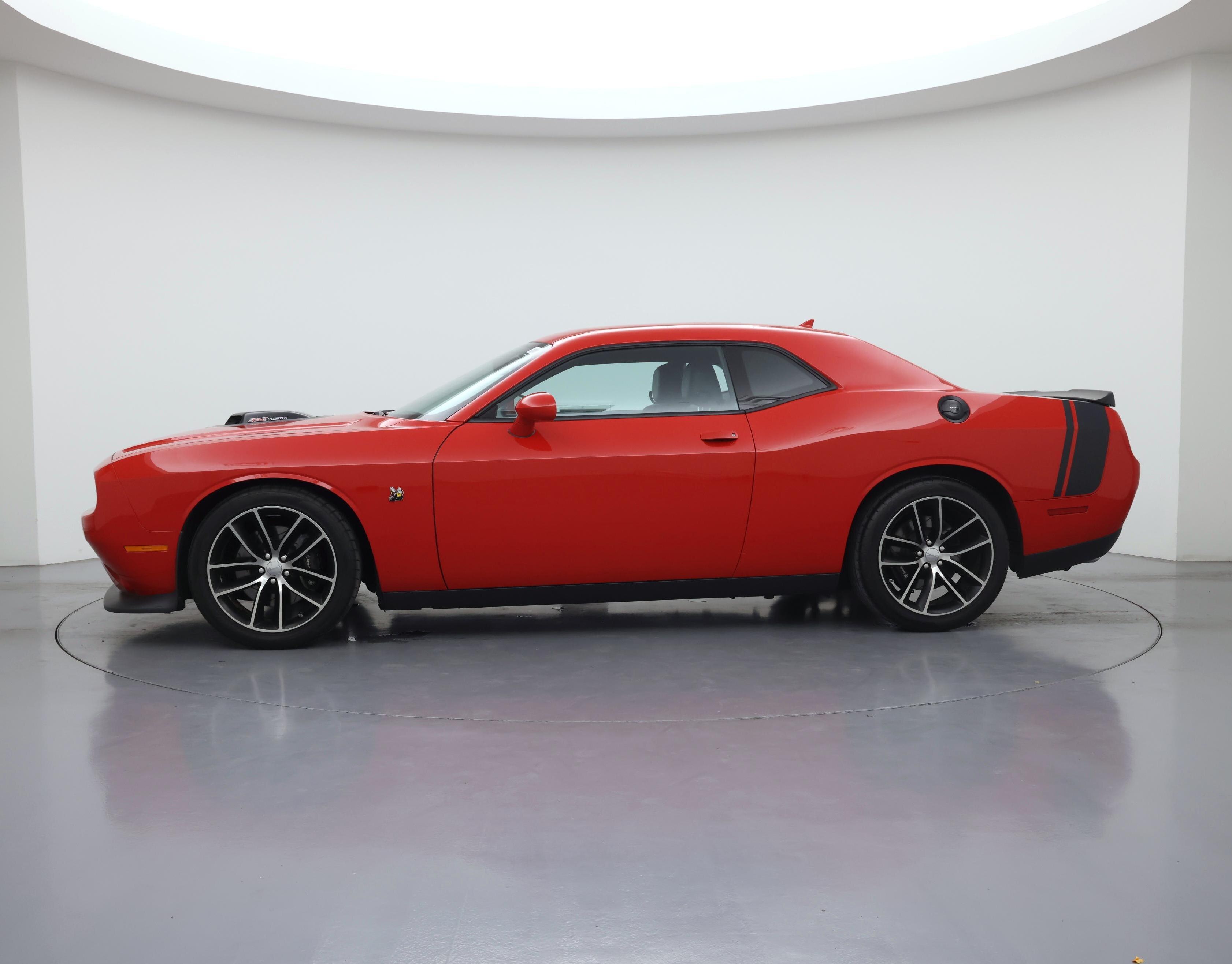 Thumbnail: 2016 Dodge Challenger - 3