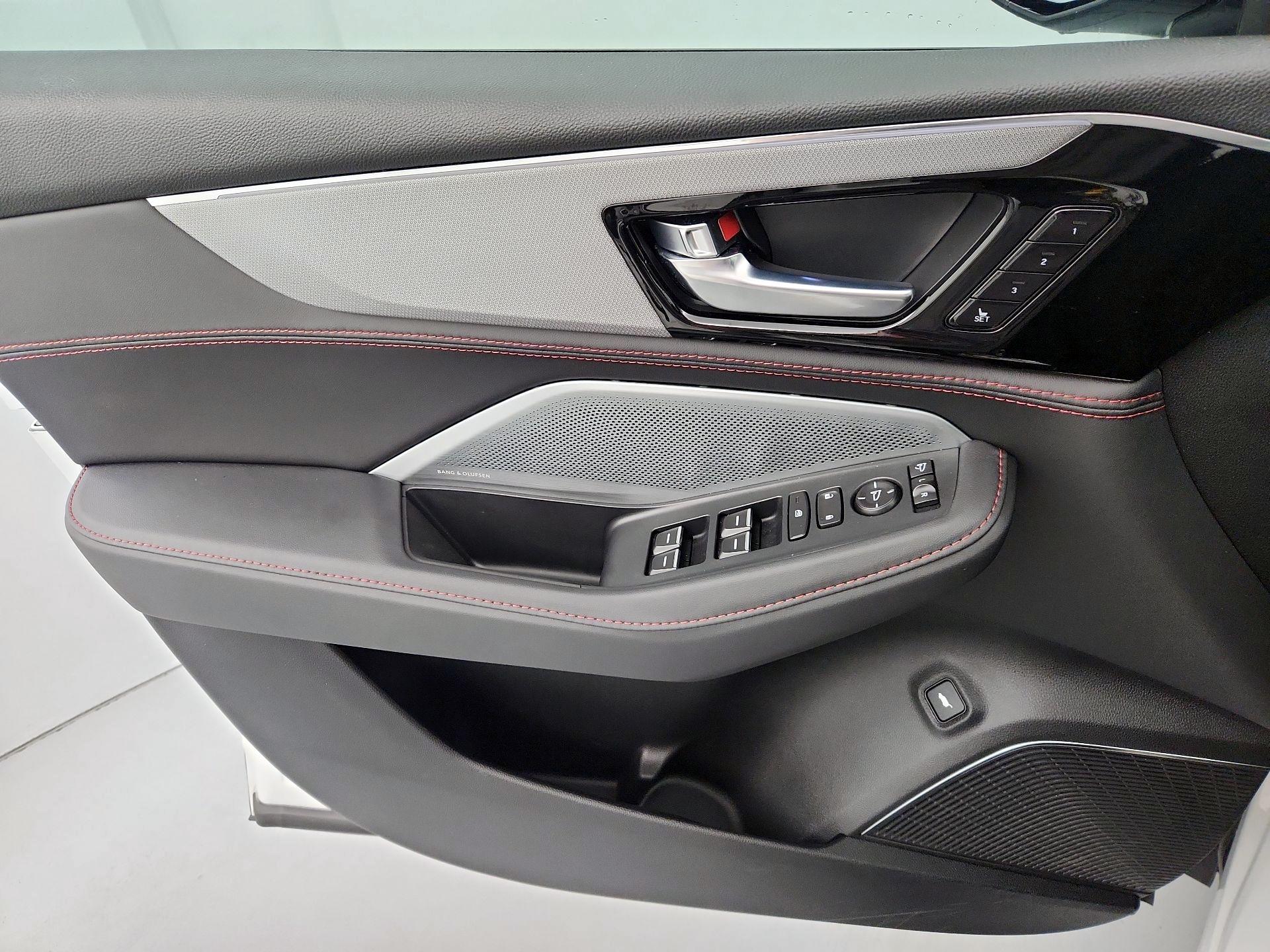 Thumbnail: 2025 Acura MDX - 12
