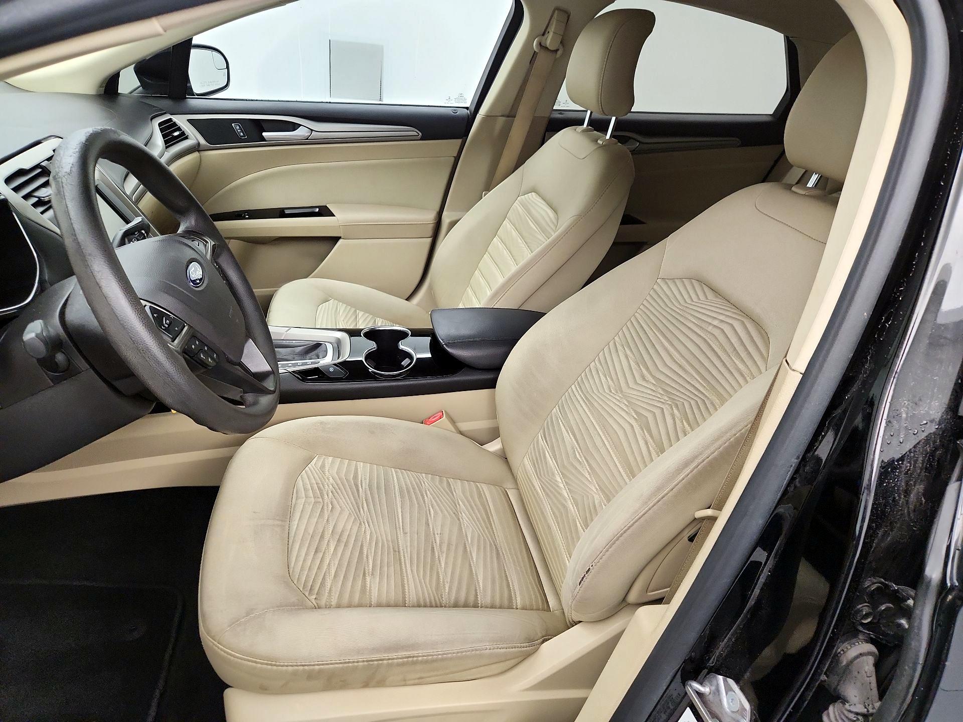 Thumbnail: 2016 Ford Fusion - 11