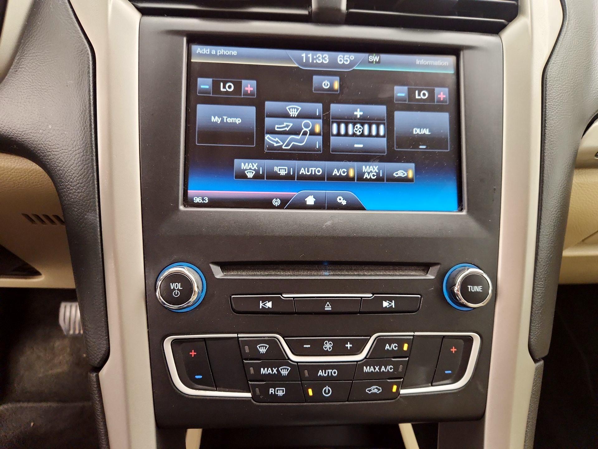 Thumbnail: 2016 Ford Fusion - 16