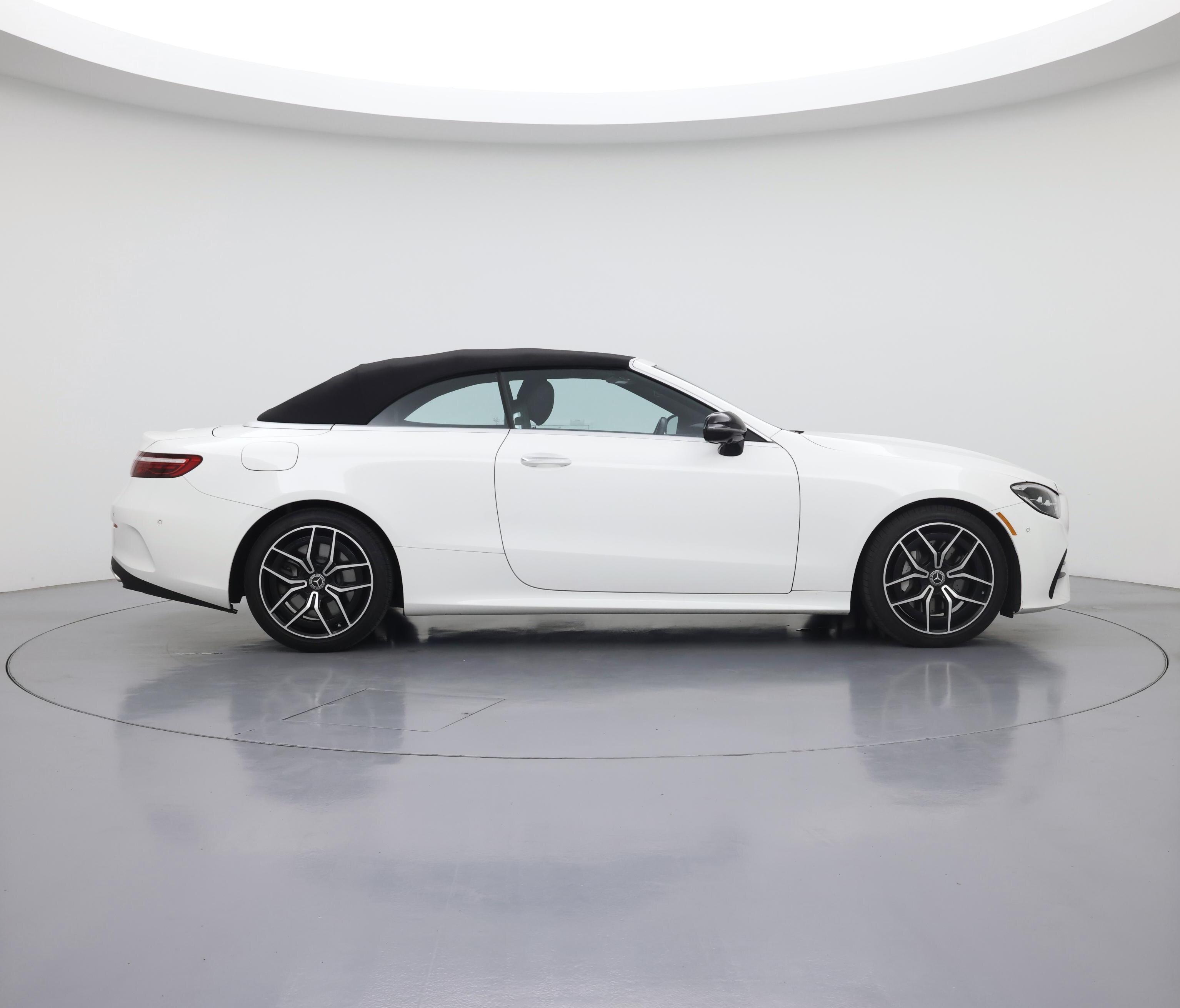 Thumbnail: 2022 Mercedes-Benz E-Class - 7