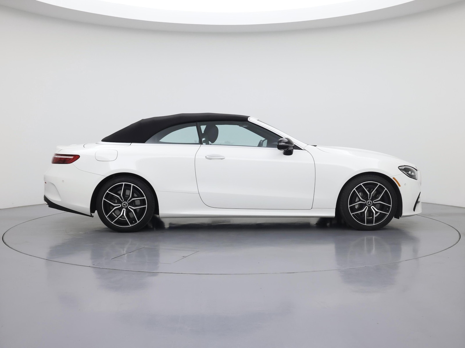 2022 Mercedes-Benz E-Class E450 - Photo 8