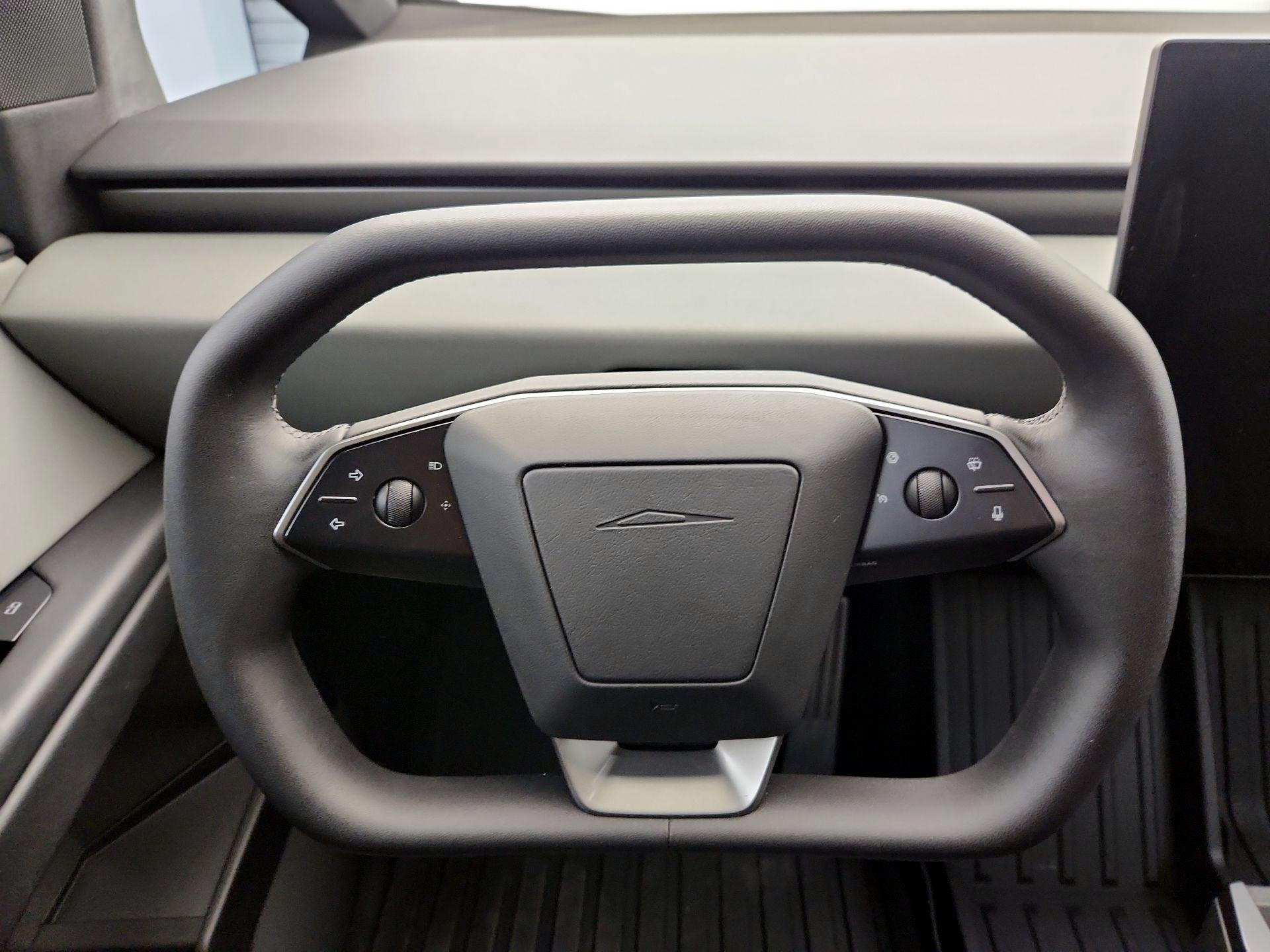 Thumbnail: 2025 Tesla Cybertruck - 10