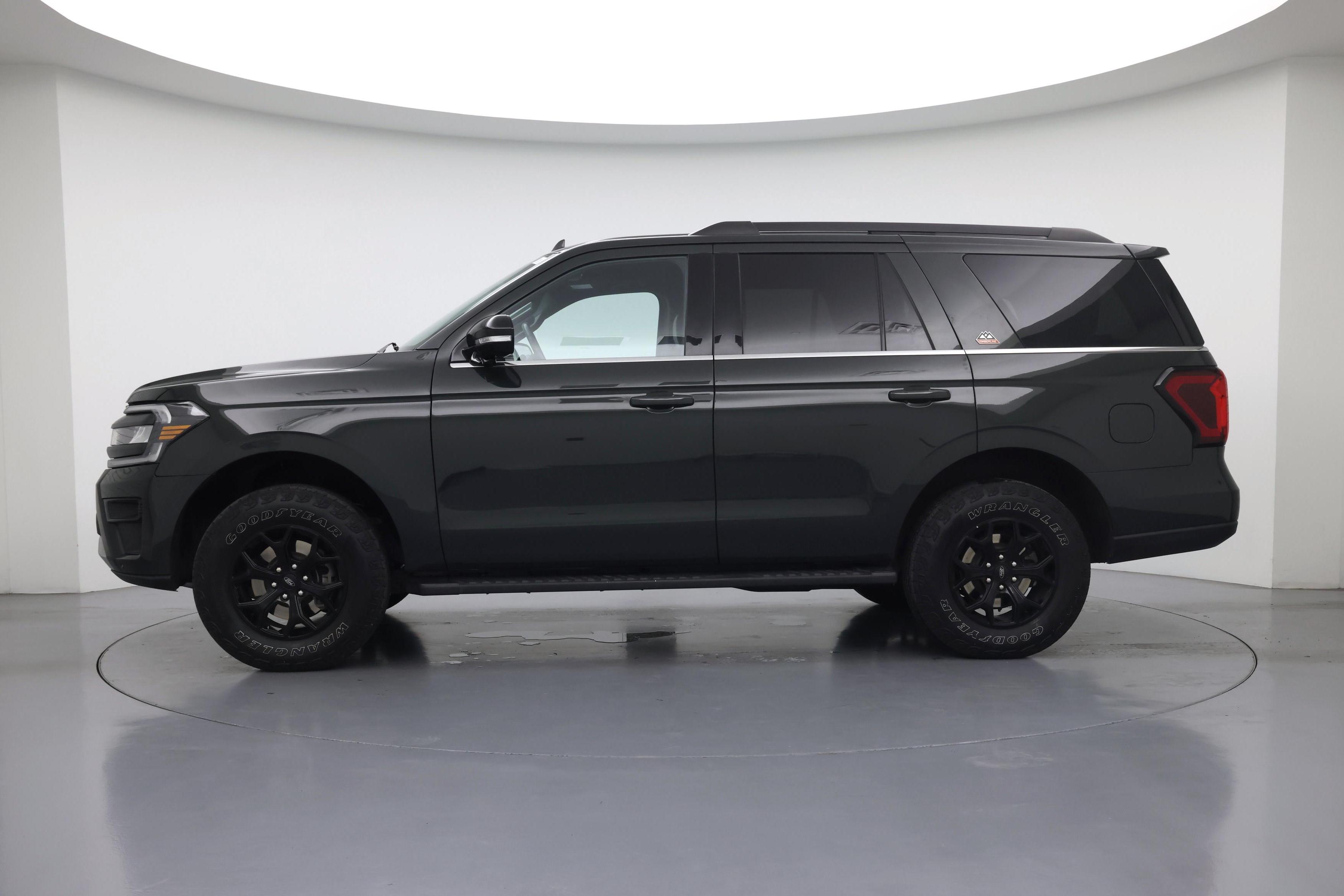 Thumbnail: 2023 Ford Expedition - 3