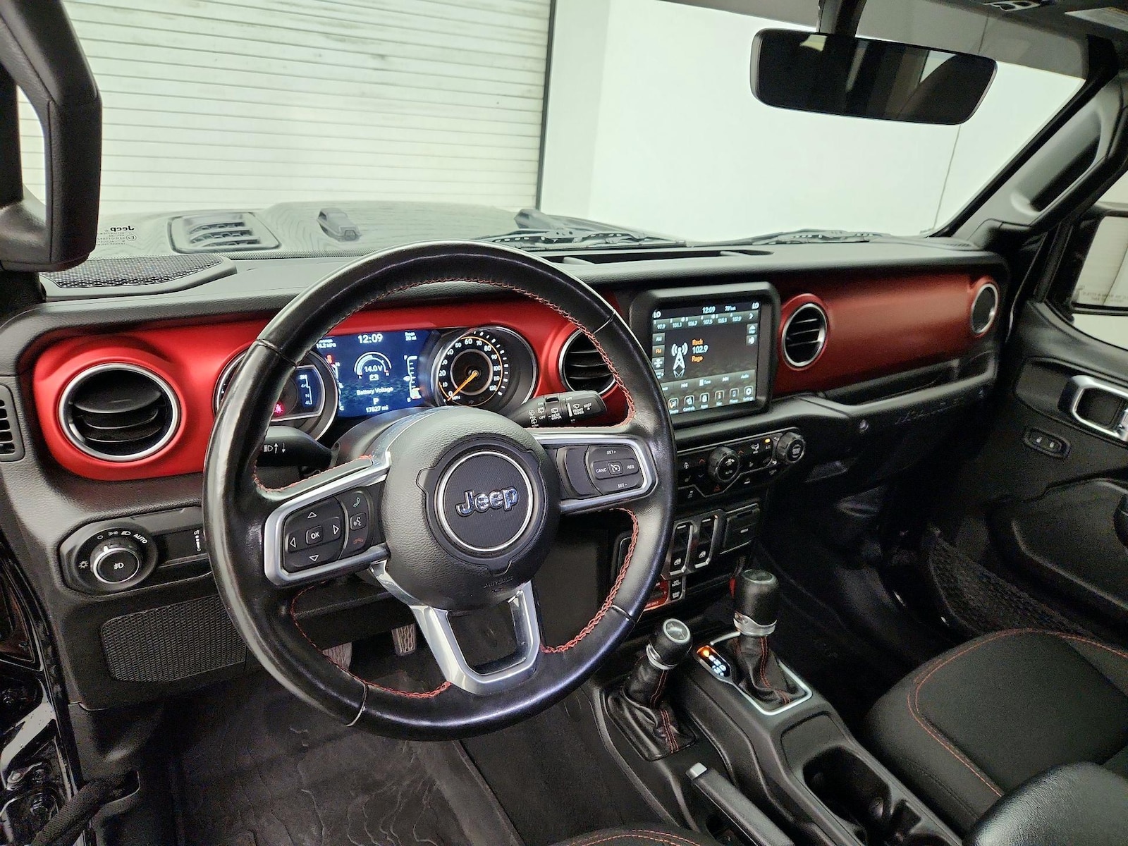 2023 Jeep Wrangler 2-Door Rubicon - Photo 10
