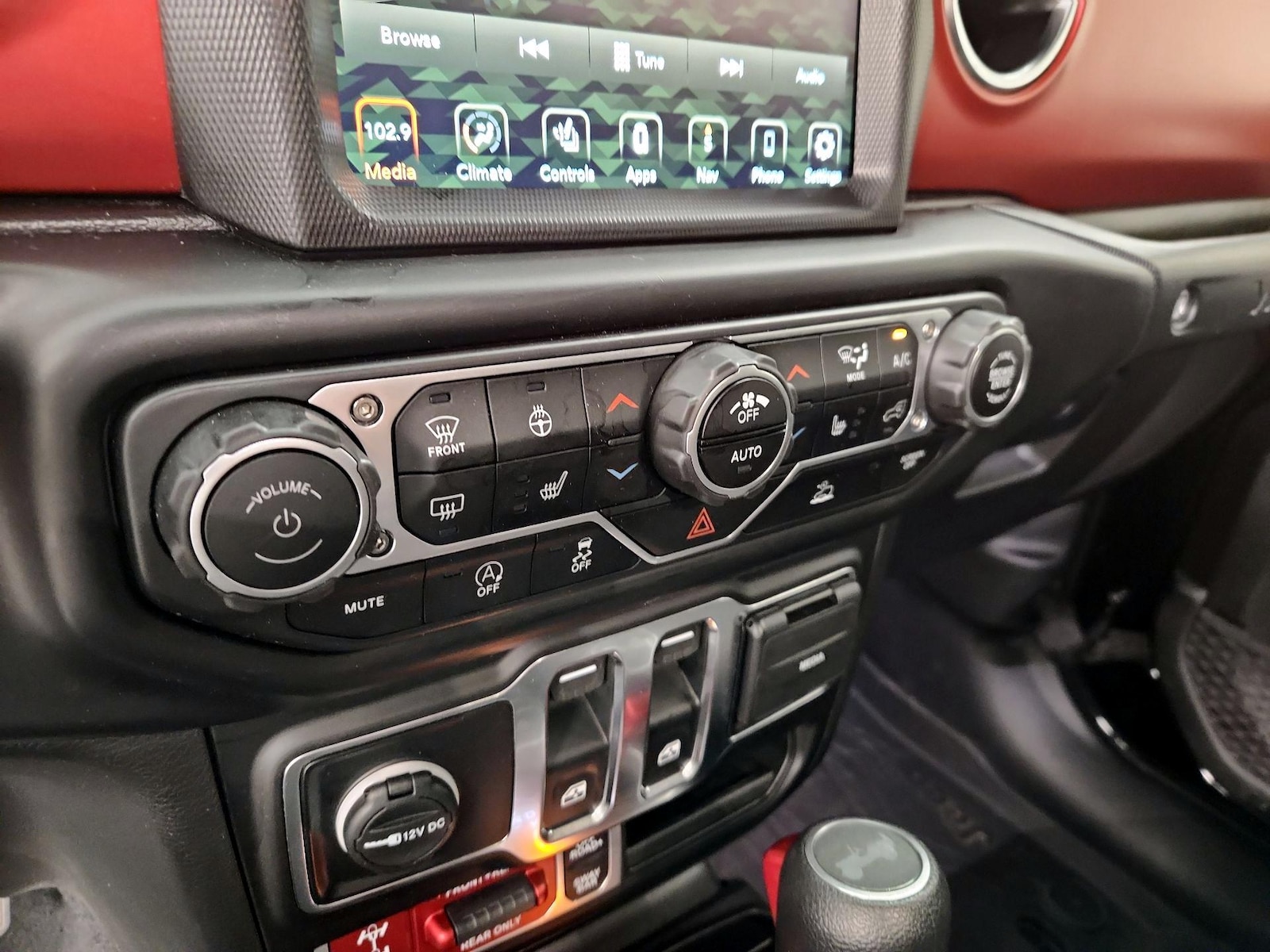 2023 Jeep Wrangler 2-Door Rubicon - Photo 17
