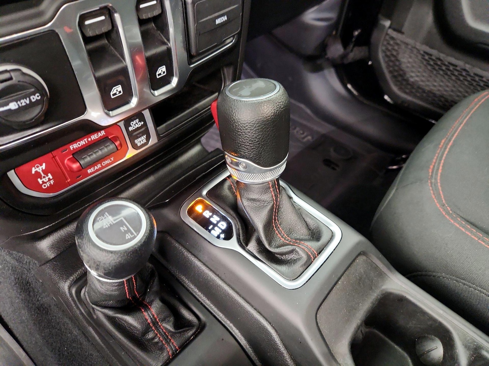 2023 Jeep Wrangler 2-Door Rubicon - Photo 18