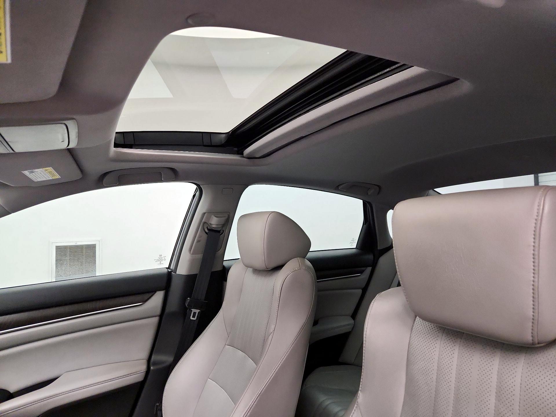 Thumbnail: 2018 Honda Accord - 19