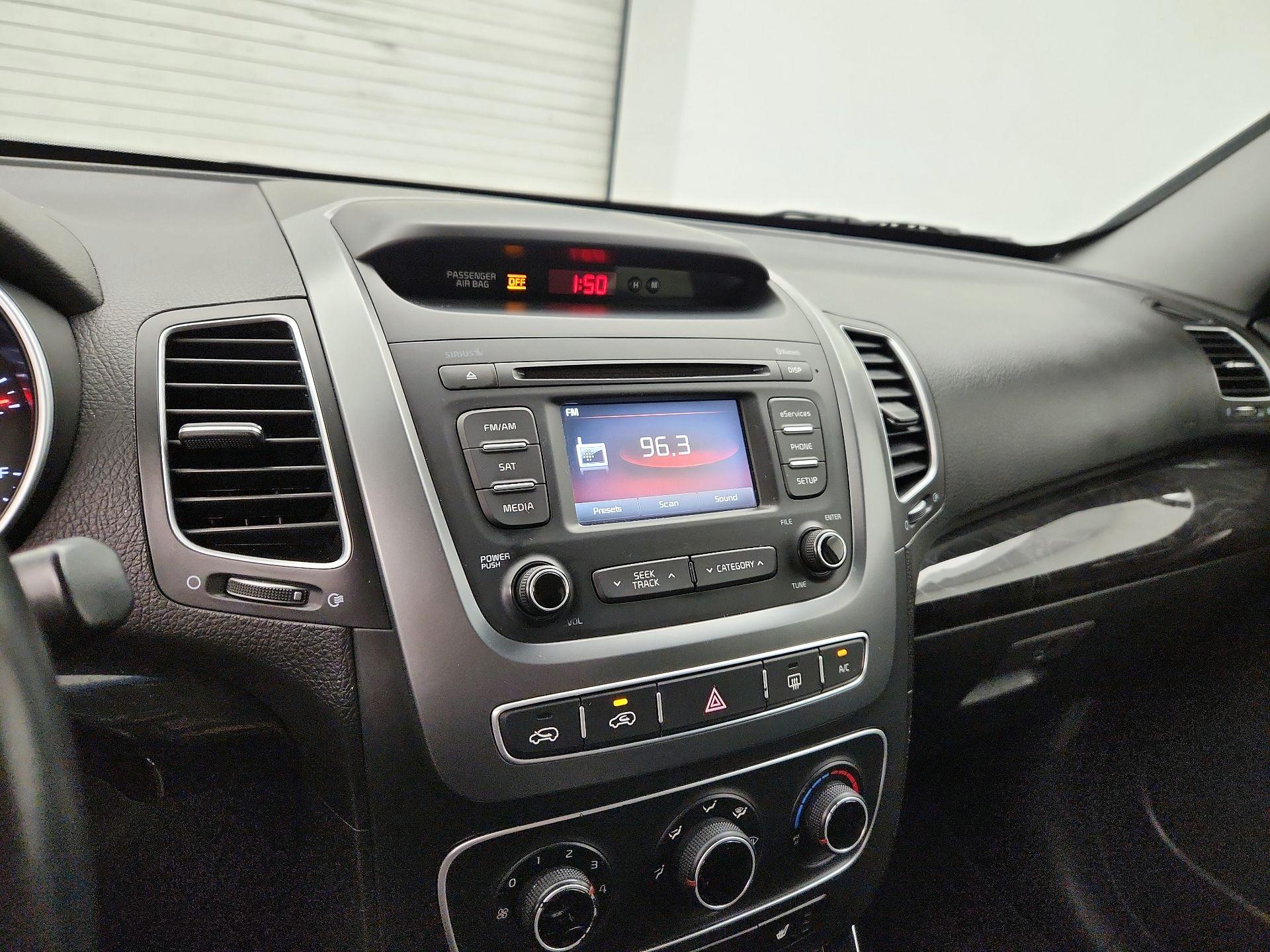 Thumbnail: 2015 Kia Sorento - 15