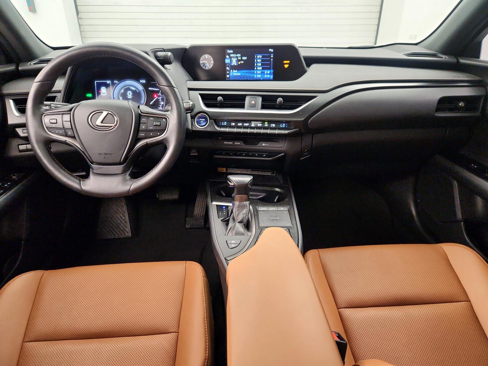 Thumbnail: 2022 Lexus UX - 9