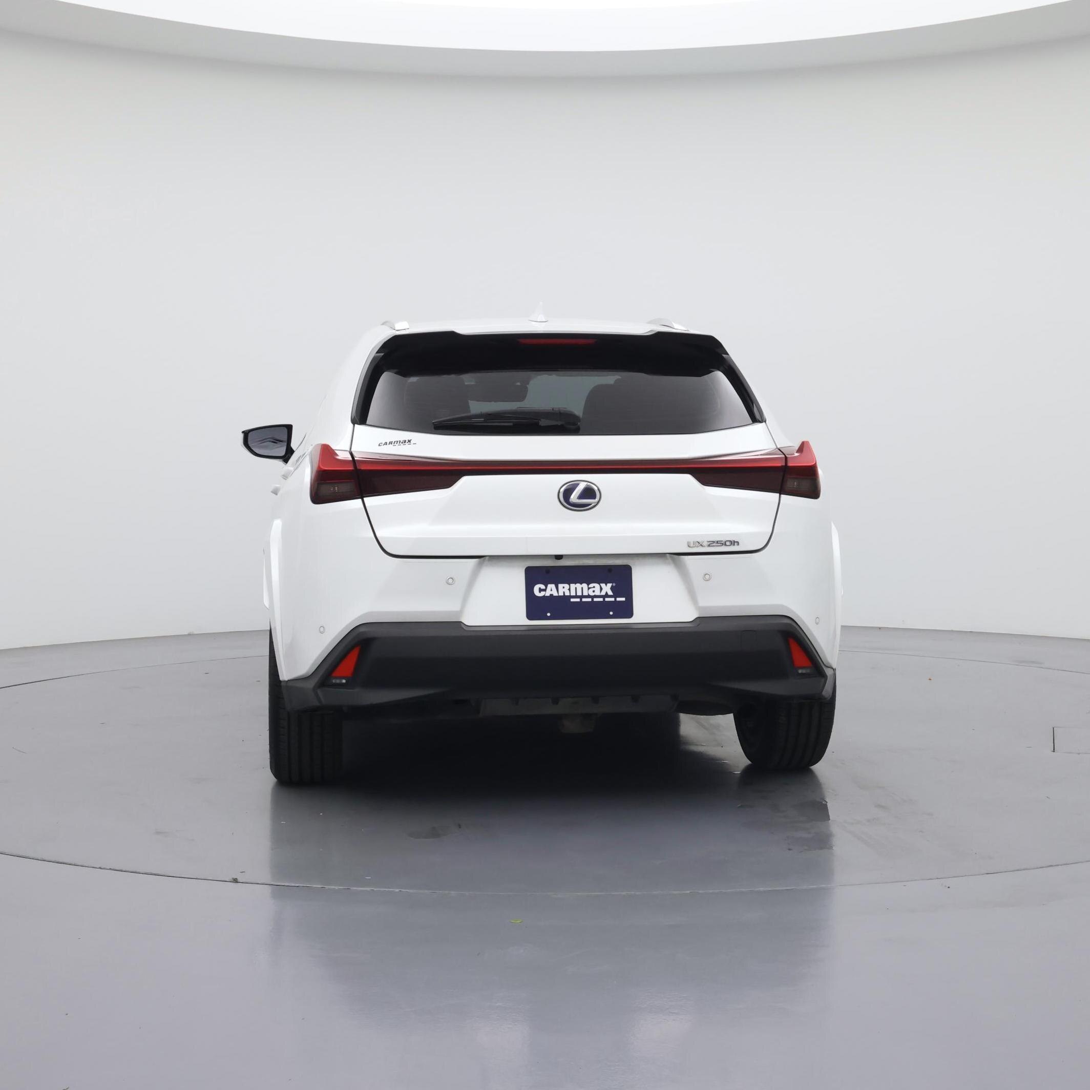 Thumbnail: 2022 Lexus UX - 6