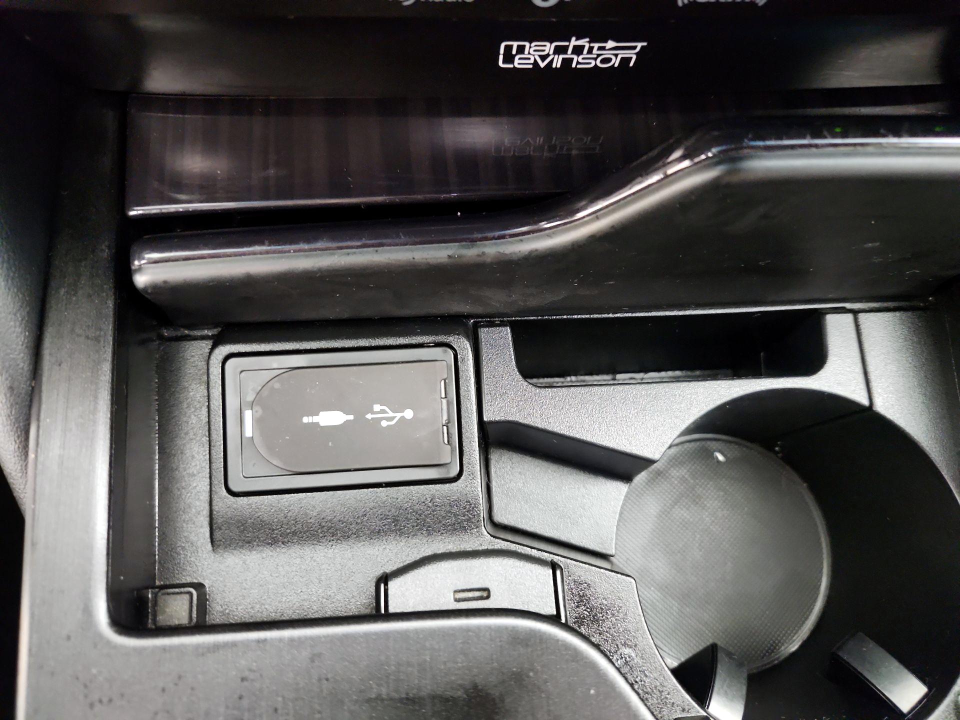 Thumbnail: 2020 Lexus ES - 18
