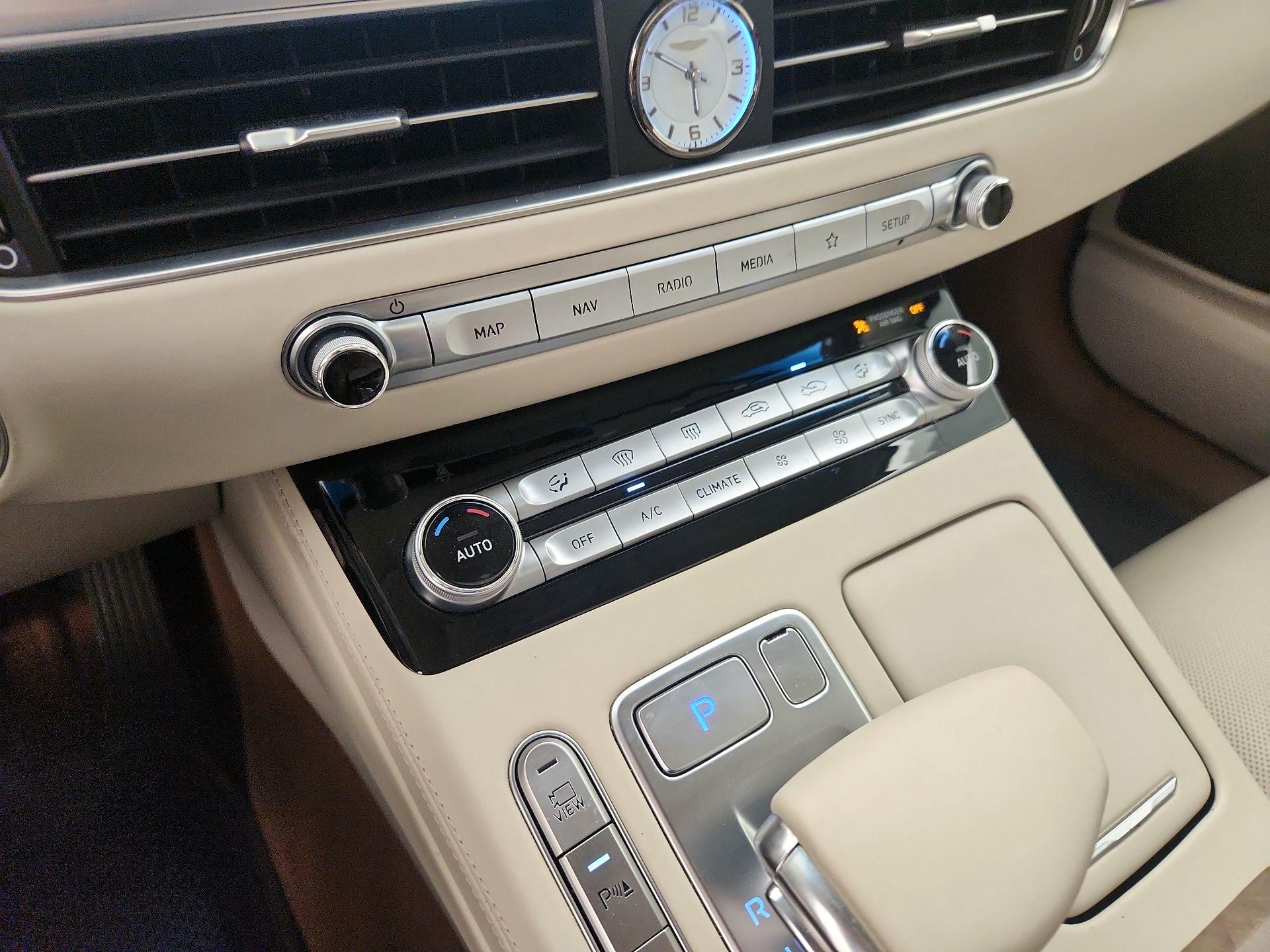Thumbnail: 2021 Genesis G90 - 17