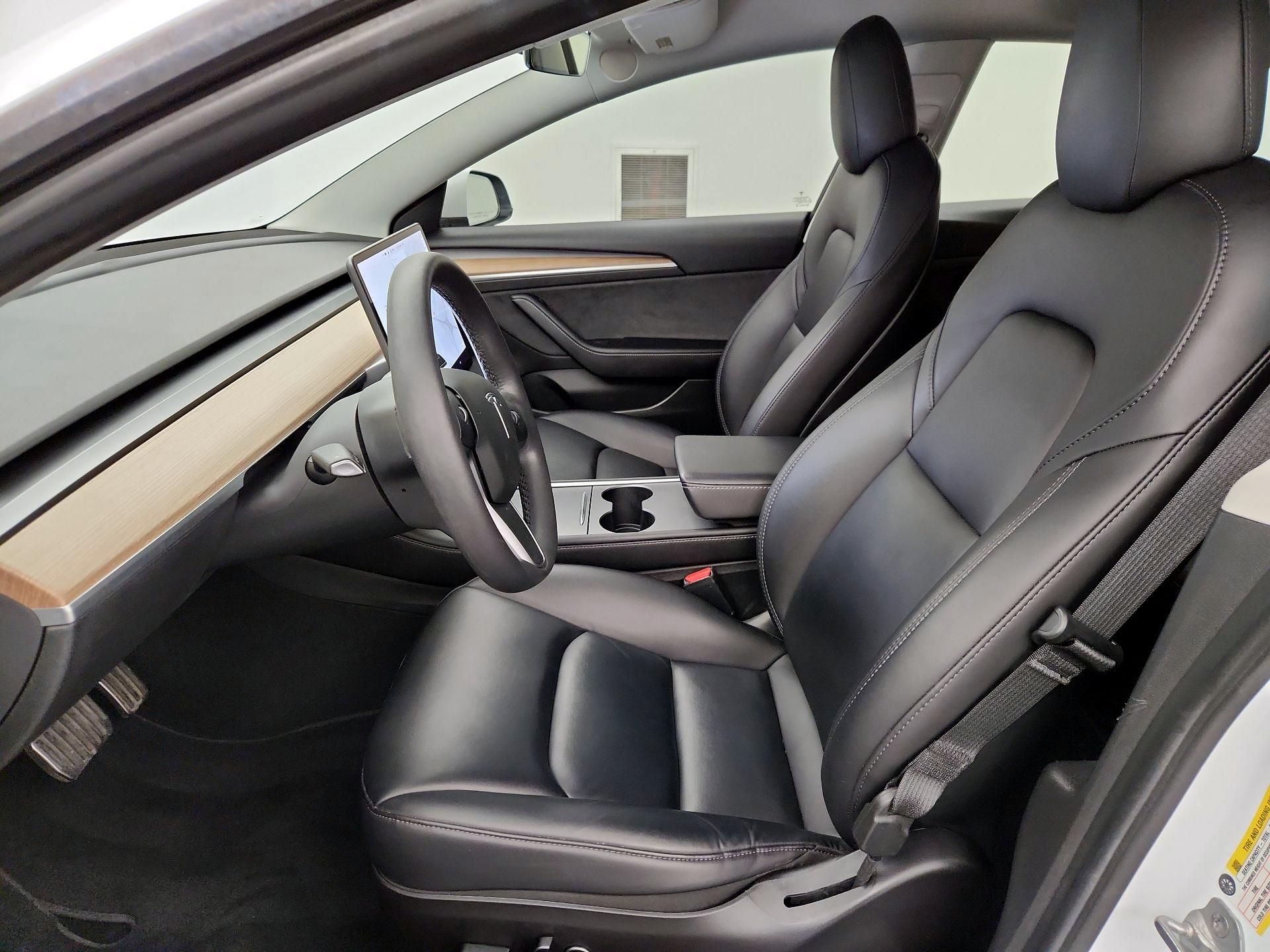 Thumbnail: 2021 Tesla Model 3 - 11