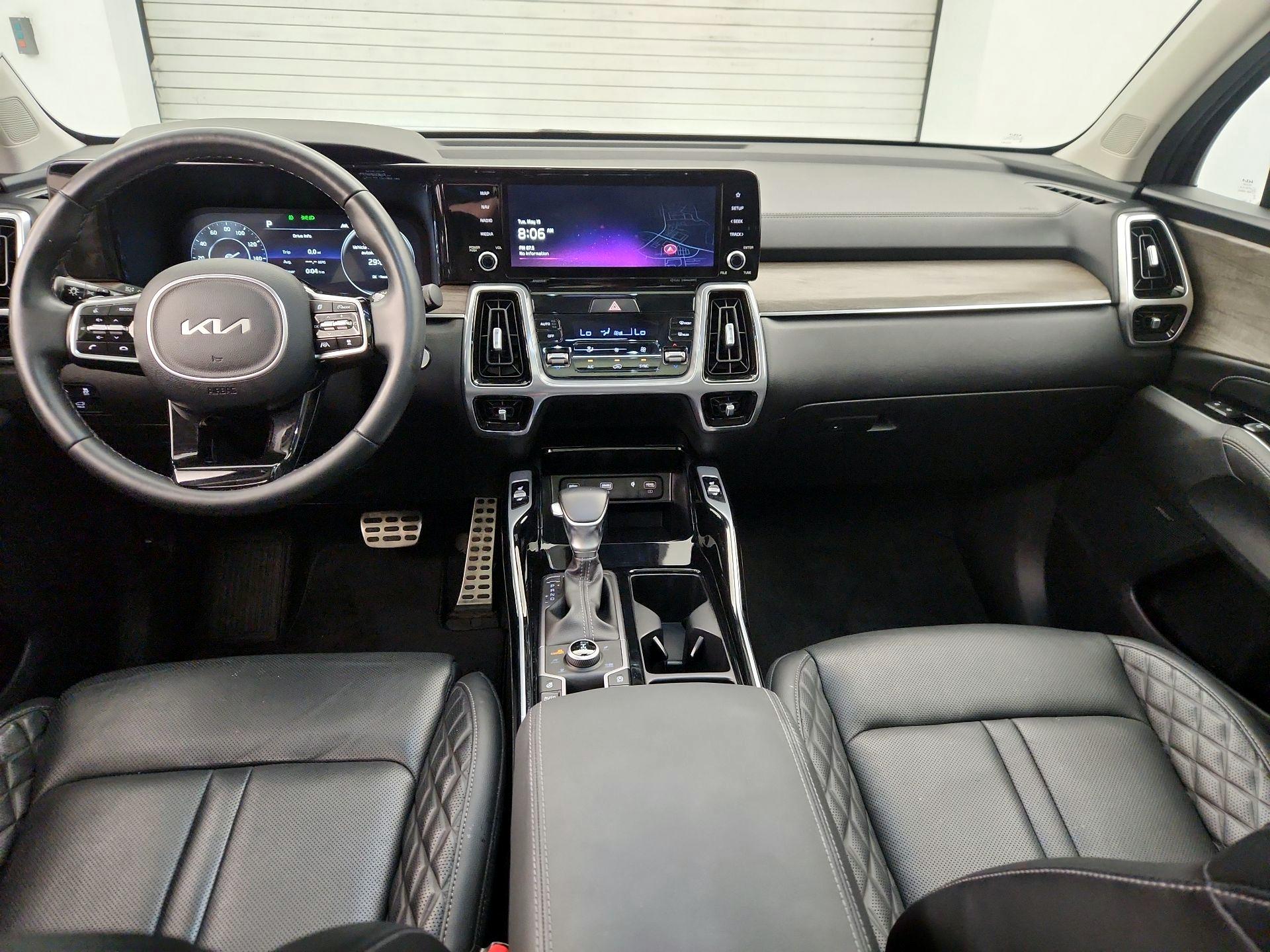 Thumbnail: 2023 Kia Sorento - 9