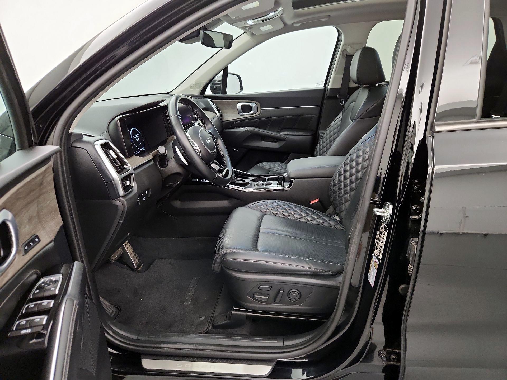 Thumbnail: 2023 Kia Sorento - 11