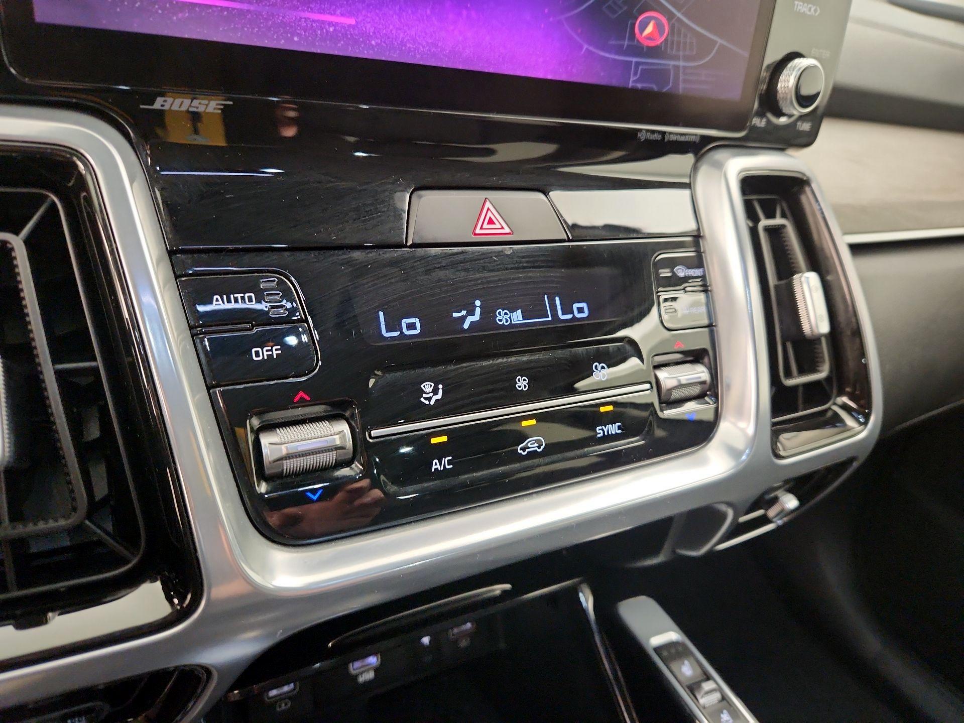 Thumbnail: 2023 Kia Sorento - 17