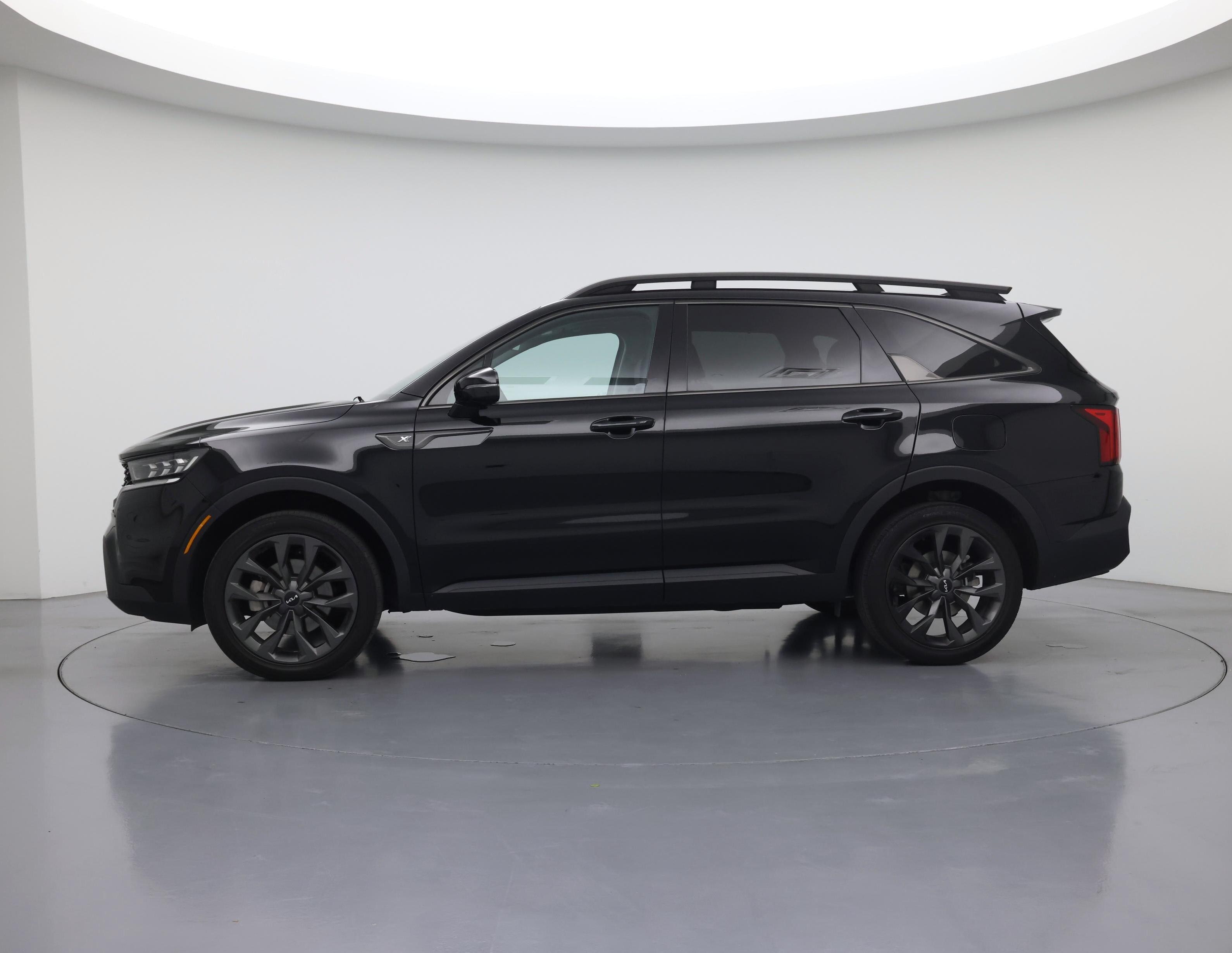Thumbnail: 2023 Kia Sorento - 3