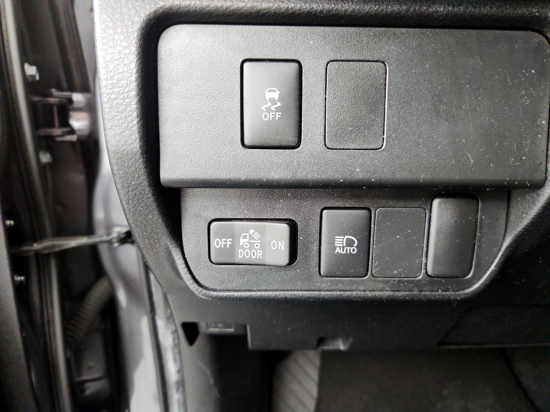 Thumbnail: 2022 Toyota Tacoma - 13