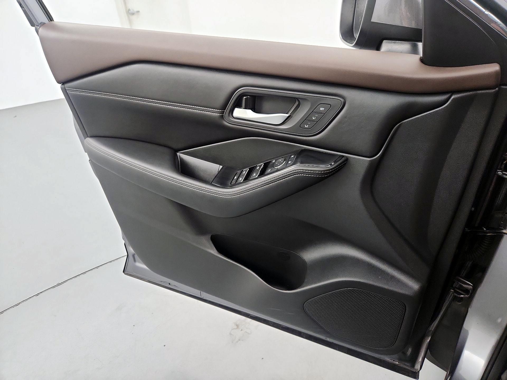 Thumbnail: 2023 Nissan Rogue - 12