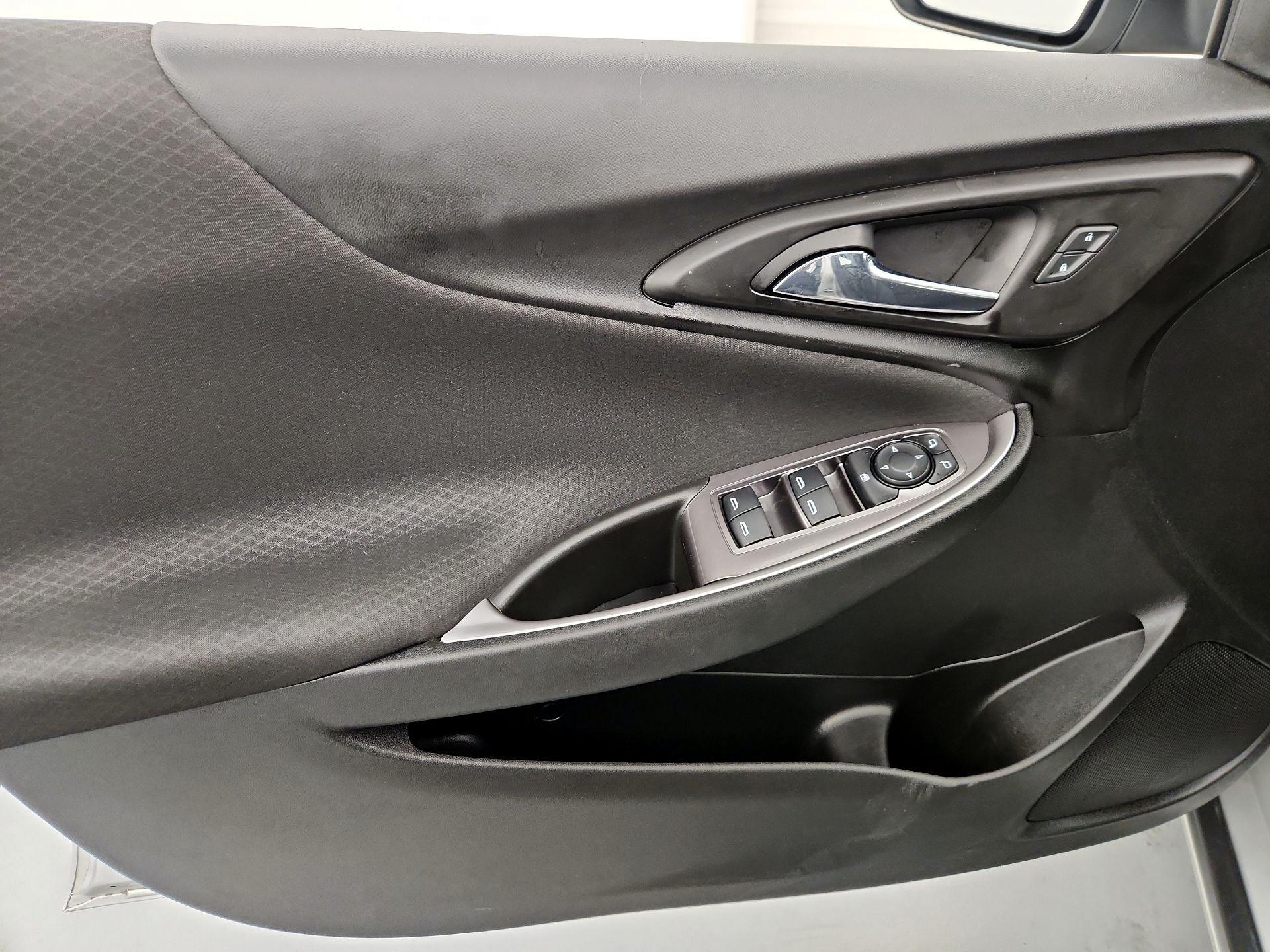 Thumbnail: 2020 Chevrolet Malibu - 12