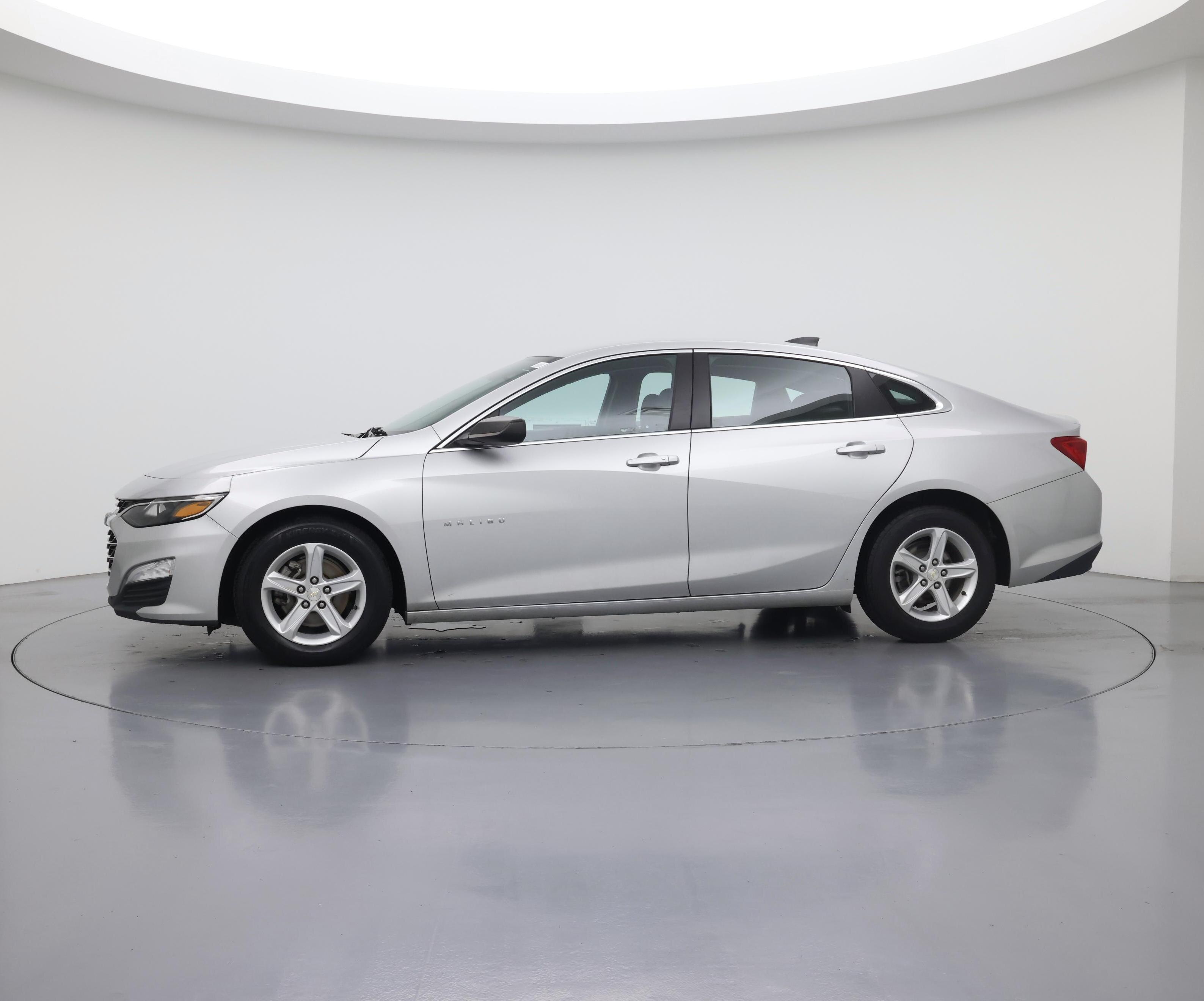 Thumbnail: 2020 Chevrolet Malibu - 3